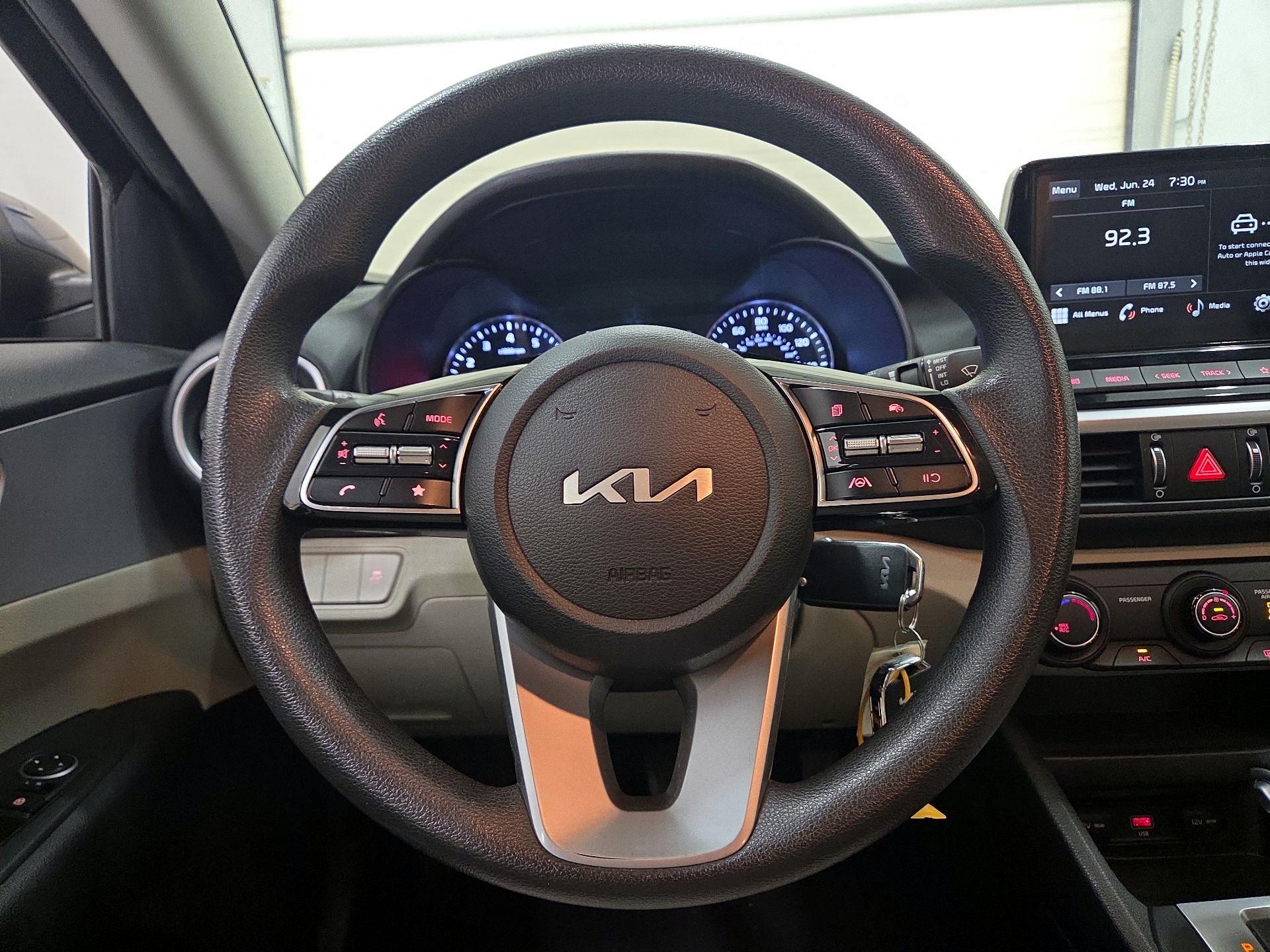 Thumbnail: 2022 Kia Forte - 10
