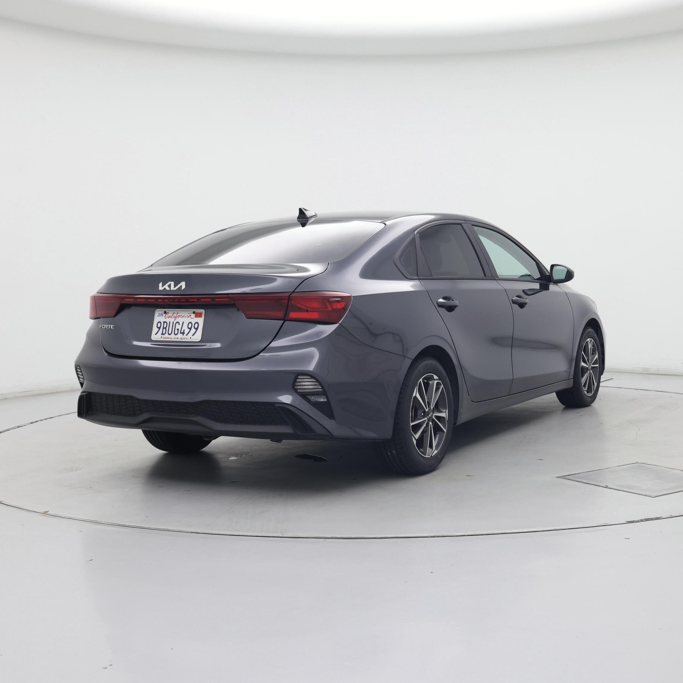 Thumbnail: 2022 Kia Forte - 8