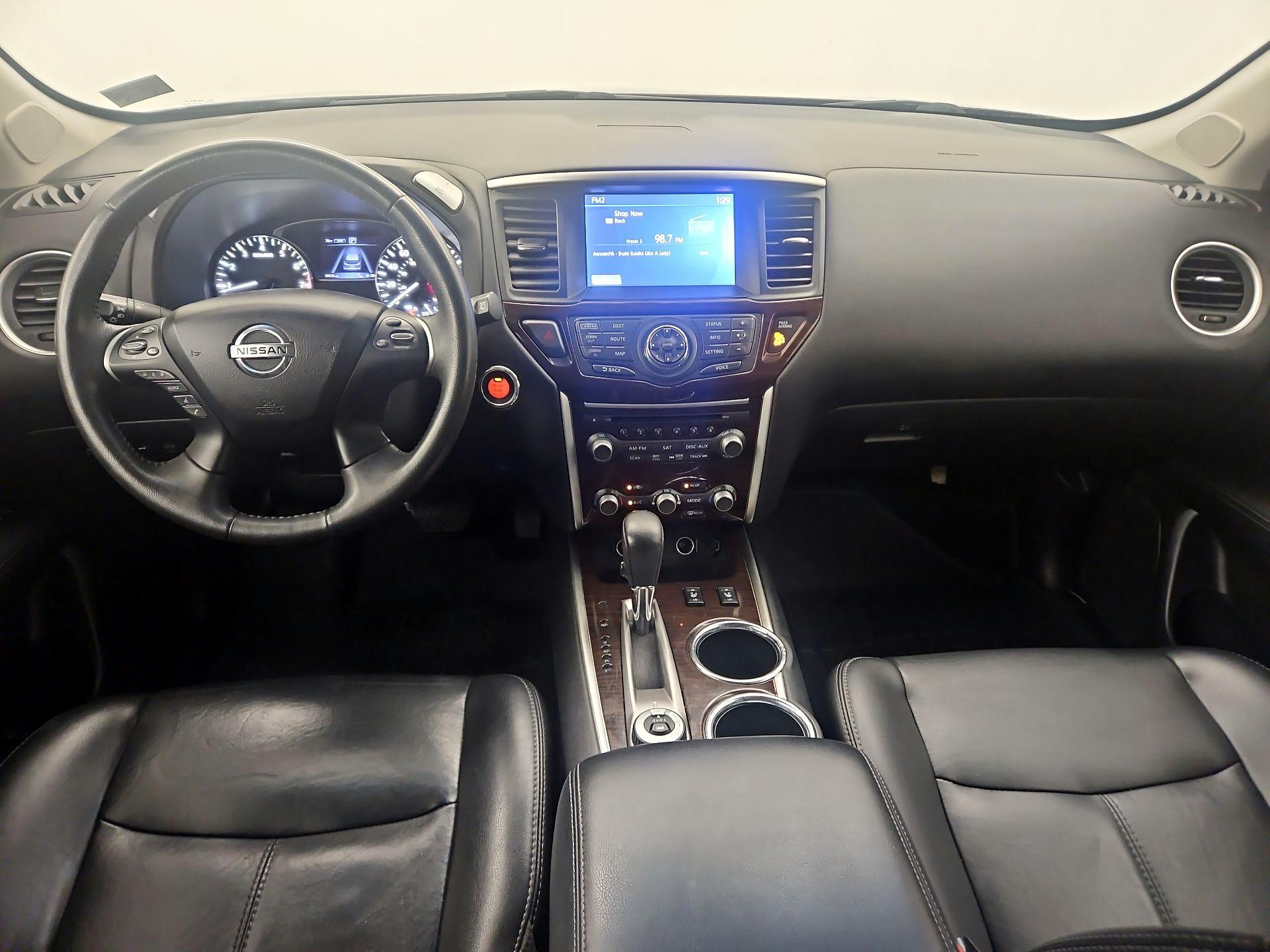 Thumbnail: 2016 Nissan Pathfinder - 9