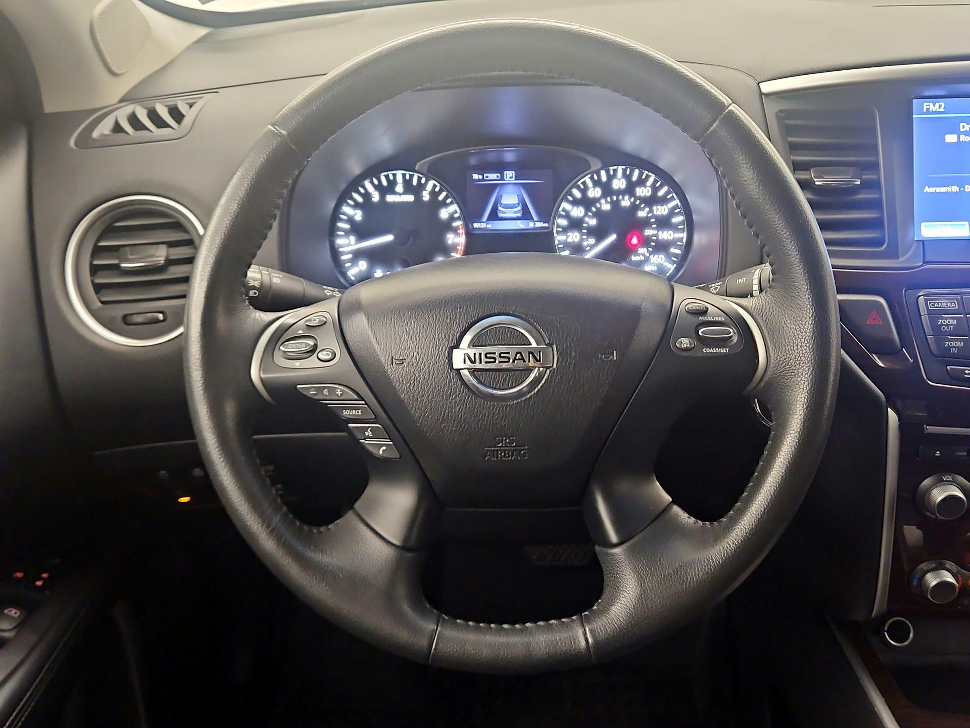 Thumbnail: 2016 Nissan Pathfinder - 10