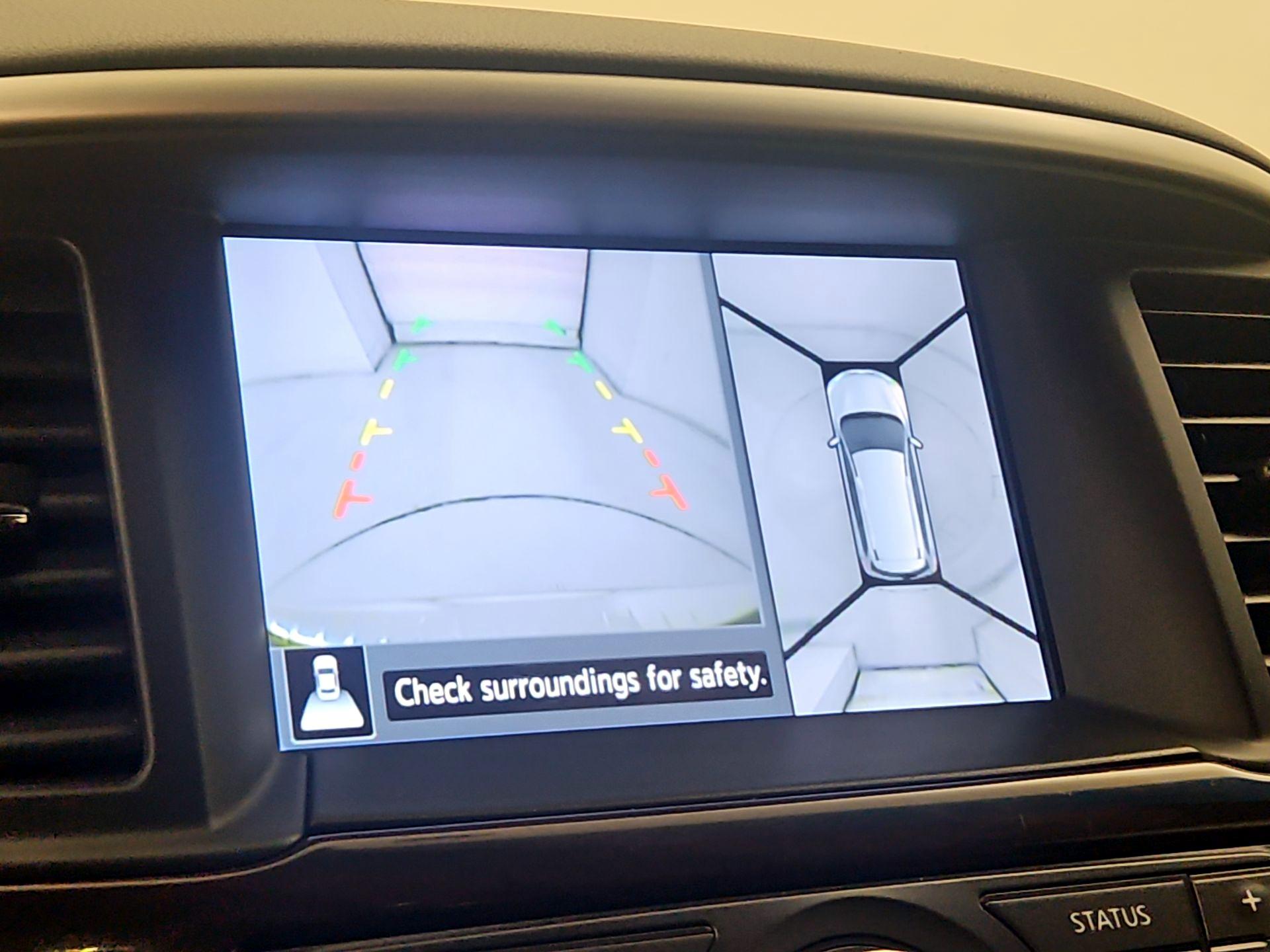 Thumbnail: 2016 Nissan Pathfinder - 15