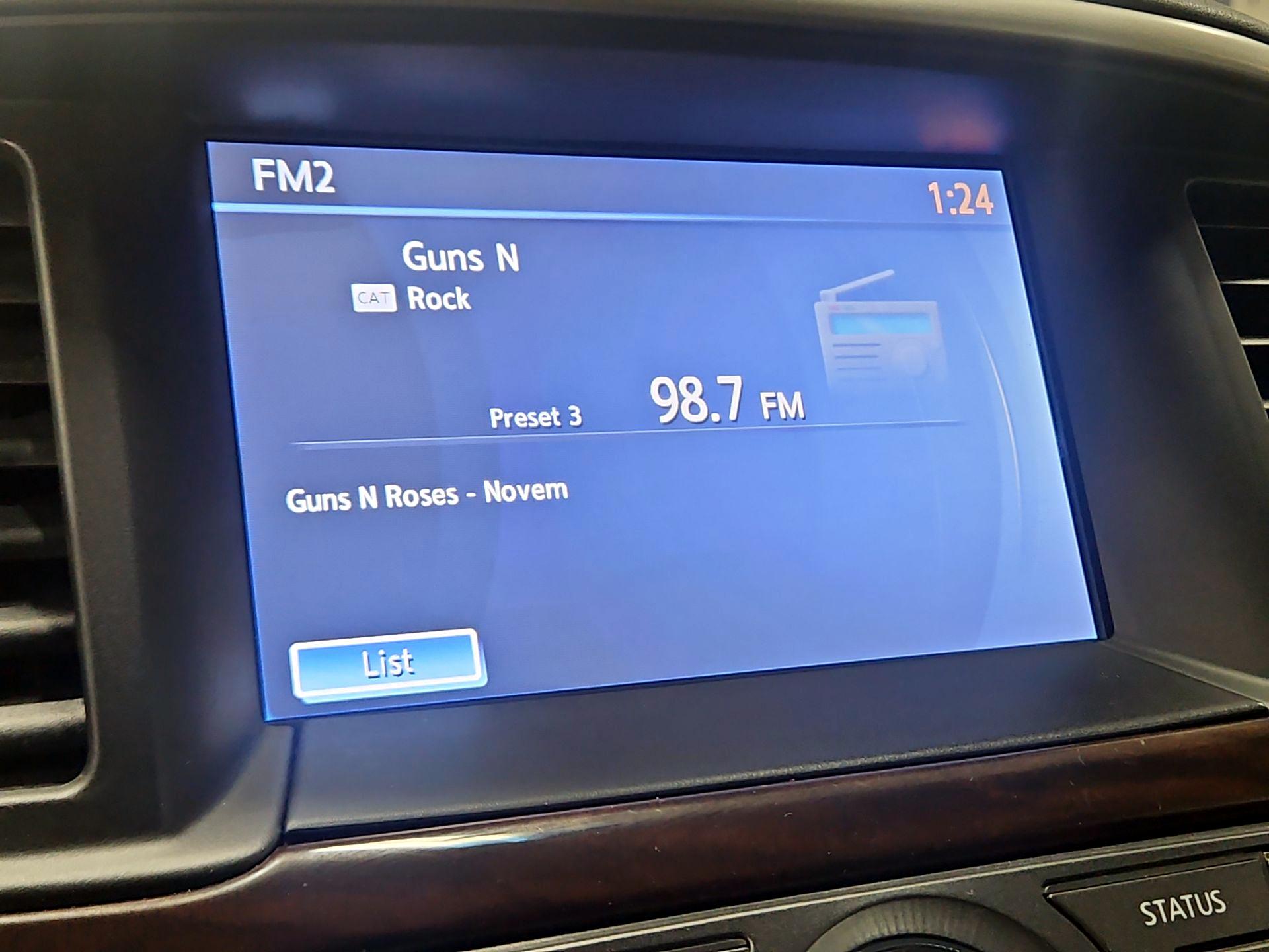 Thumbnail: 2016 Nissan Pathfinder - 16