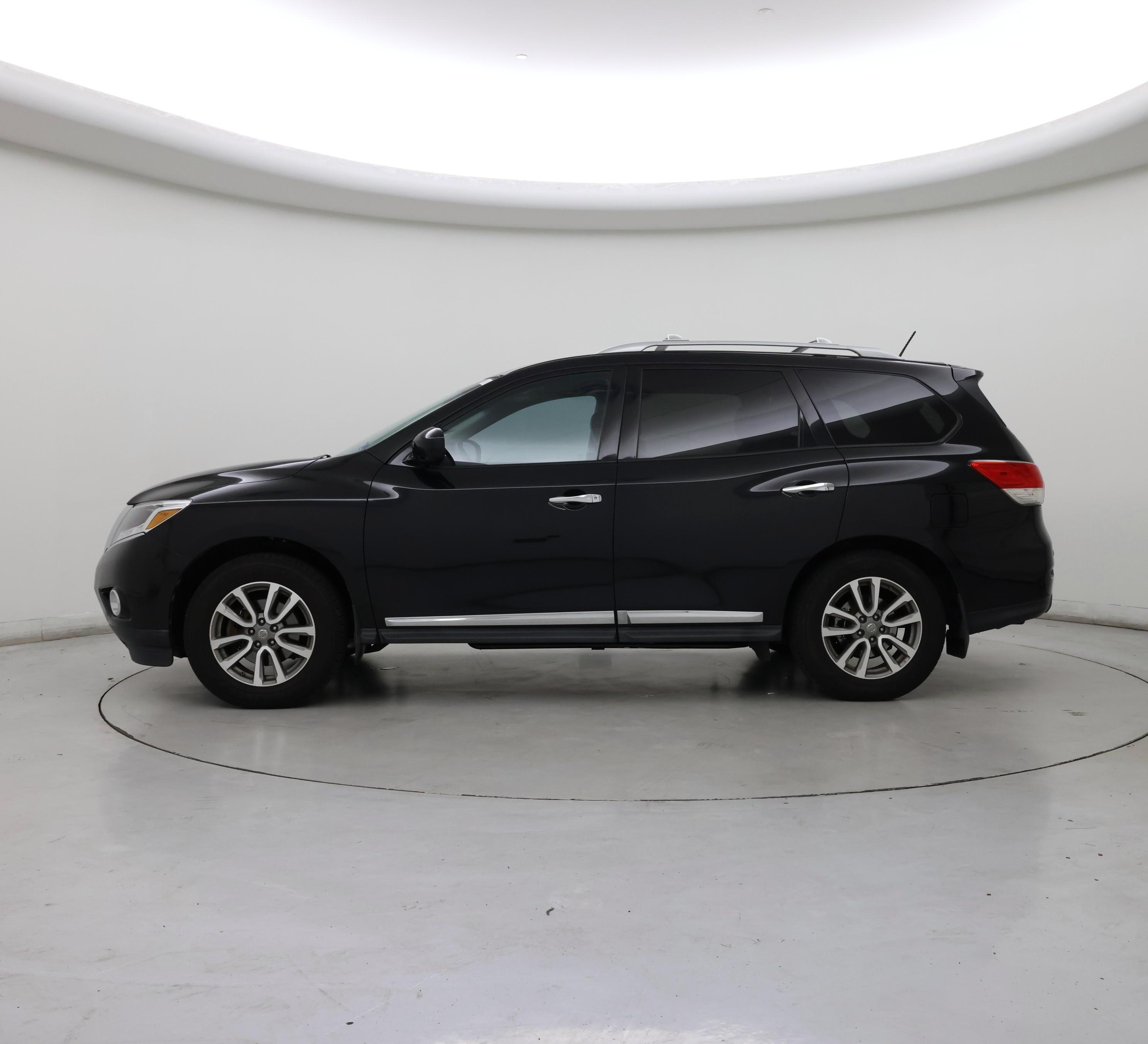Thumbnail: 2016 Nissan Pathfinder - 3