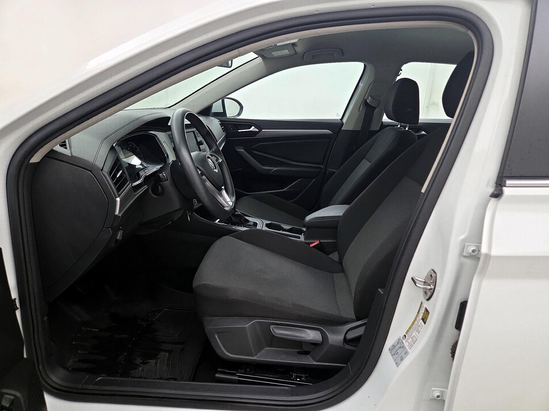 Thumbnail: 2019 Volkswagen Jetta - 11