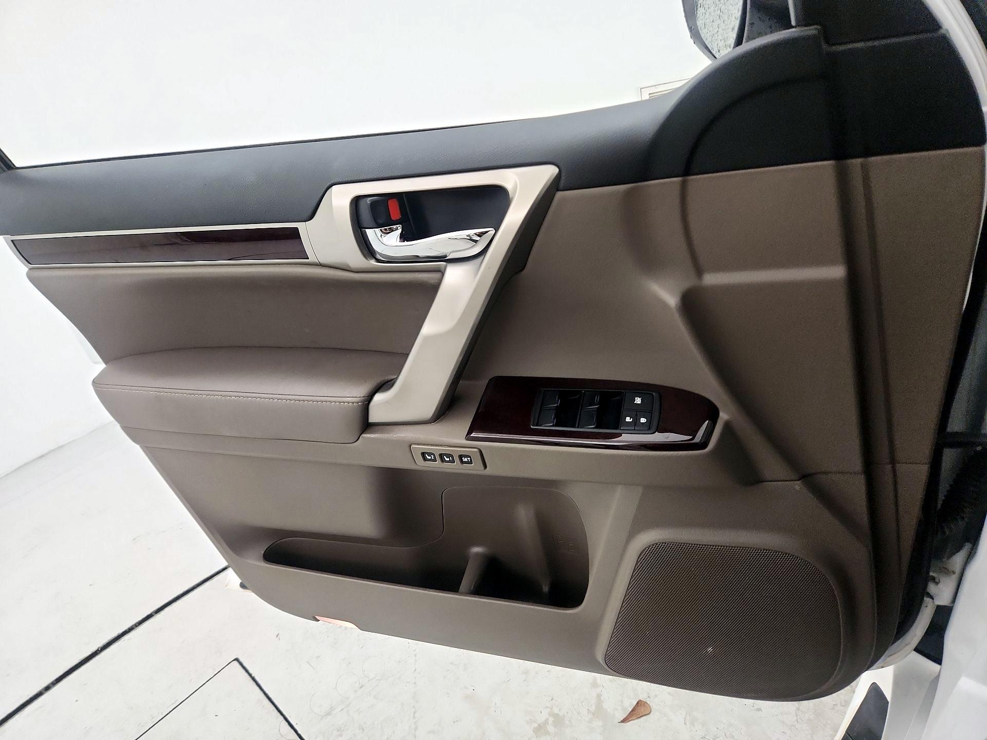 Thumbnail: 2014 Lexus GX - 12