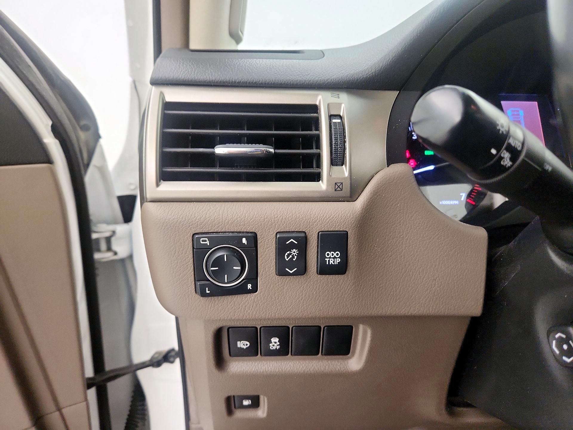 Thumbnail: 2014 Lexus GX - 13