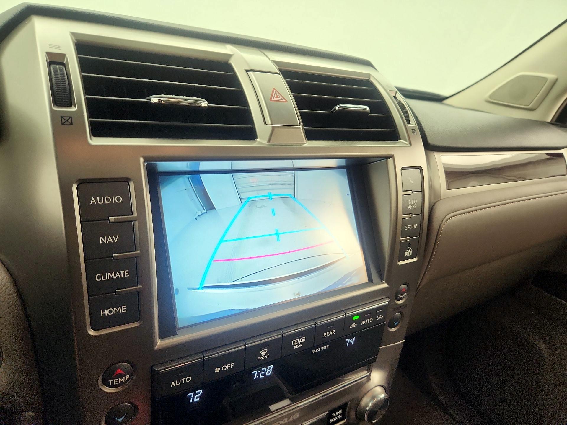 Thumbnail: 2014 Lexus GX - 15