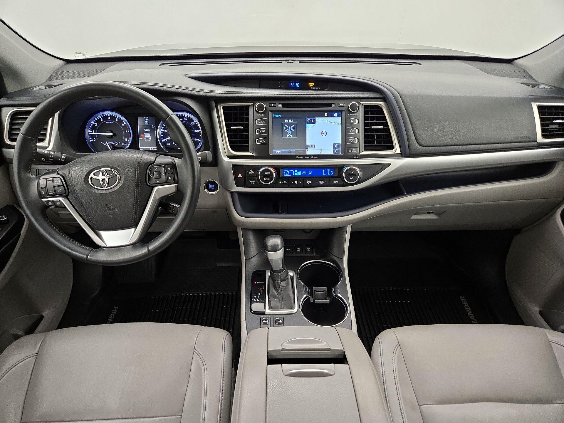 Thumbnail: 2016 Toyota Highlander - 9