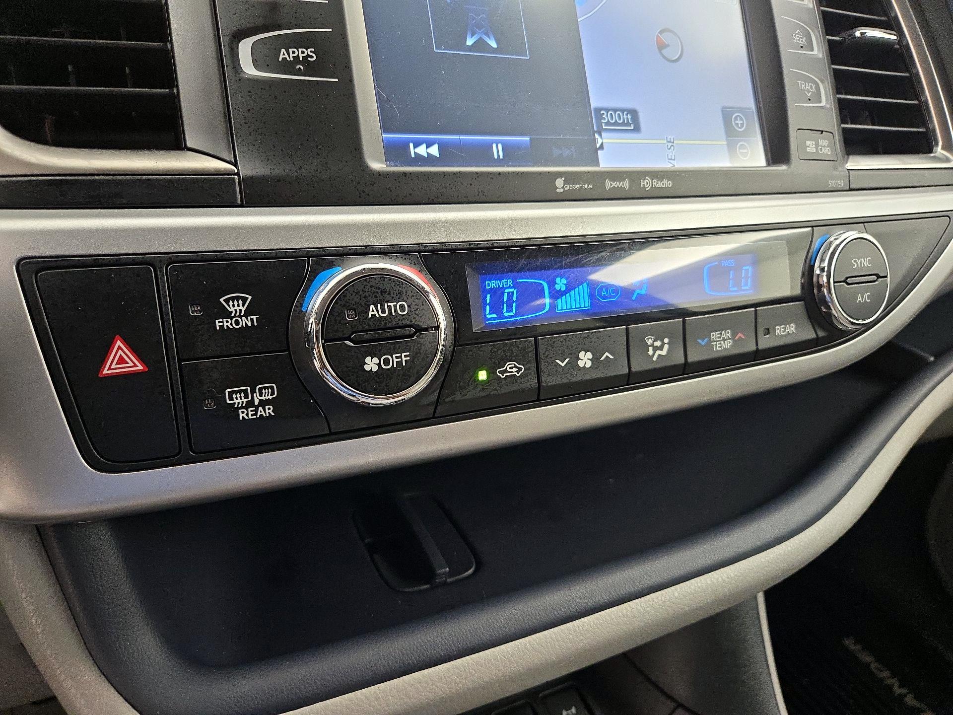Thumbnail: 2016 Toyota Highlander - 17