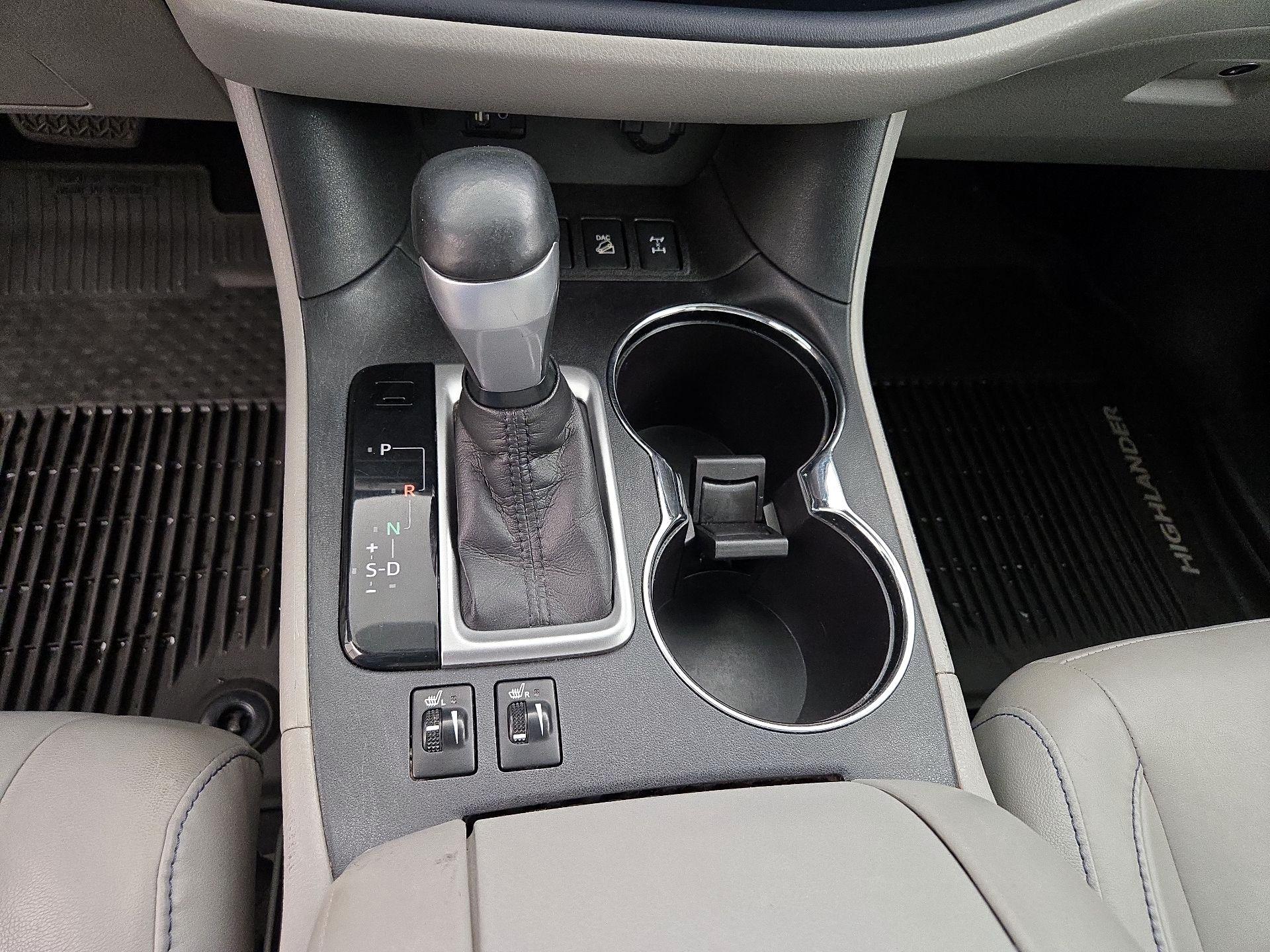 Thumbnail: 2016 Toyota Highlander - 18