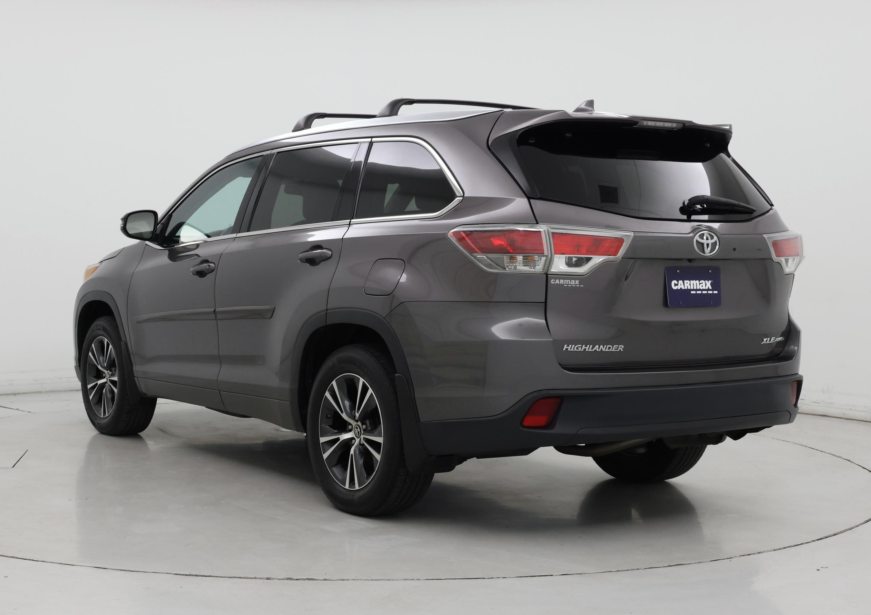 Thumbnail: 2016 Toyota Highlander - 2