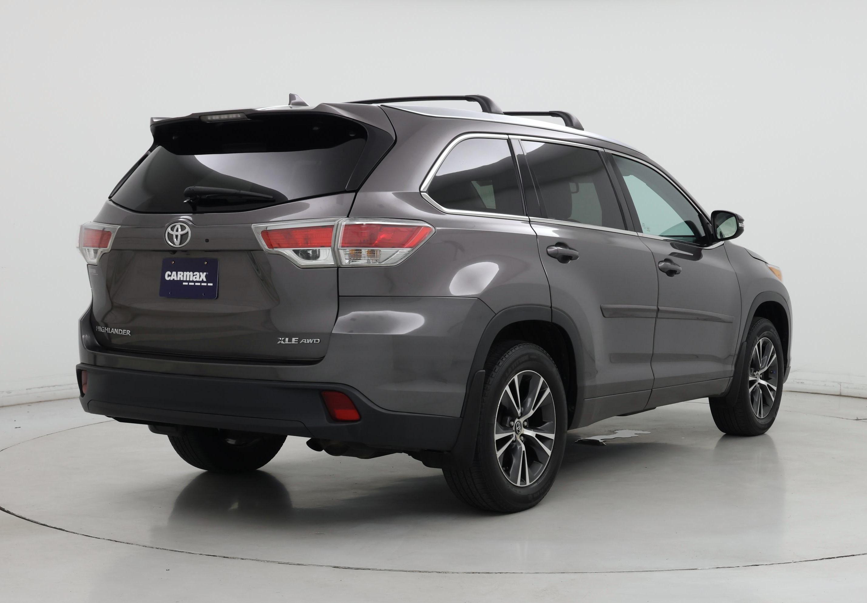Thumbnail: 2016 Toyota Highlander - 8
