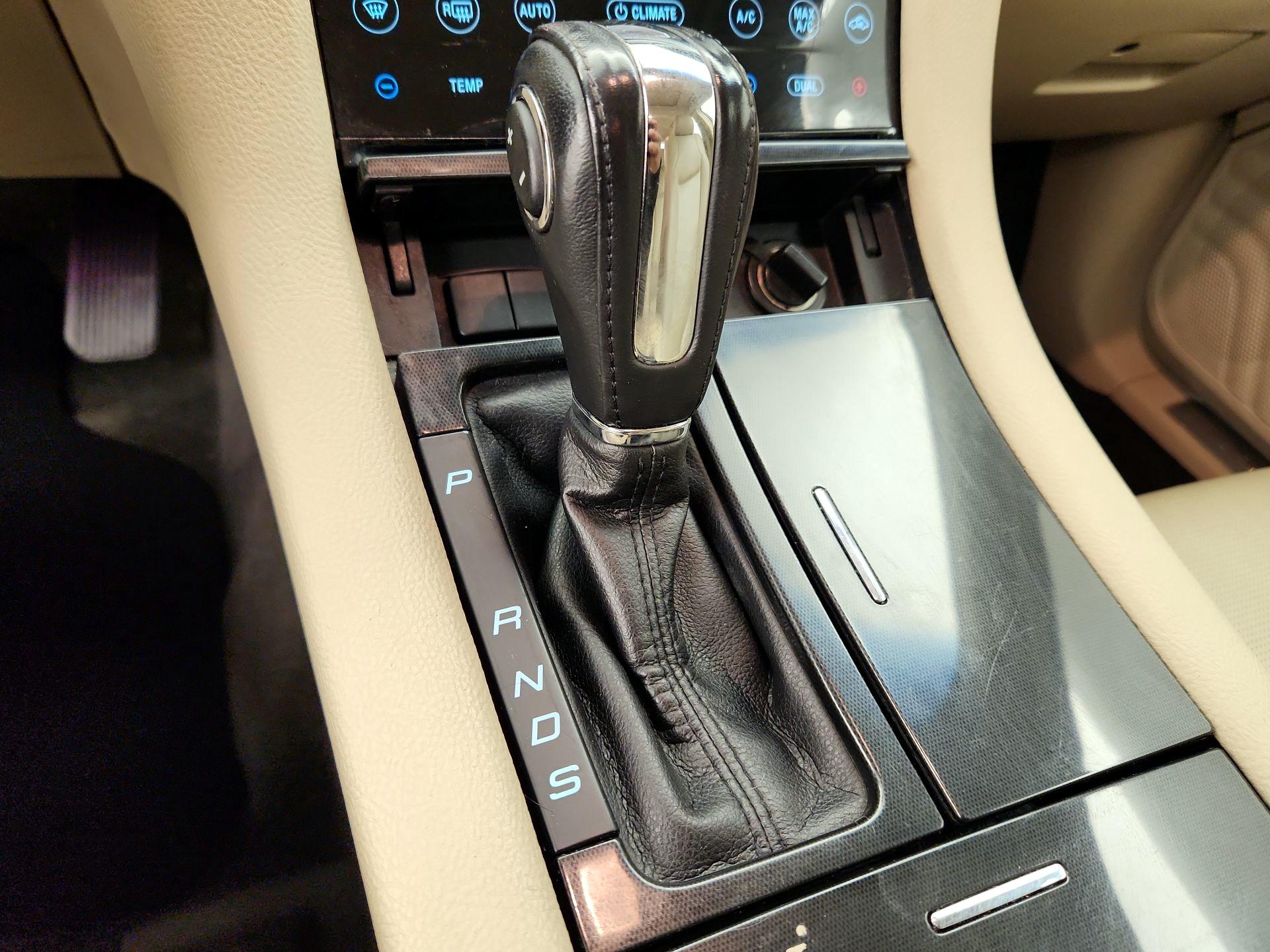 Thumbnail: 2017 Ford Taurus - 18