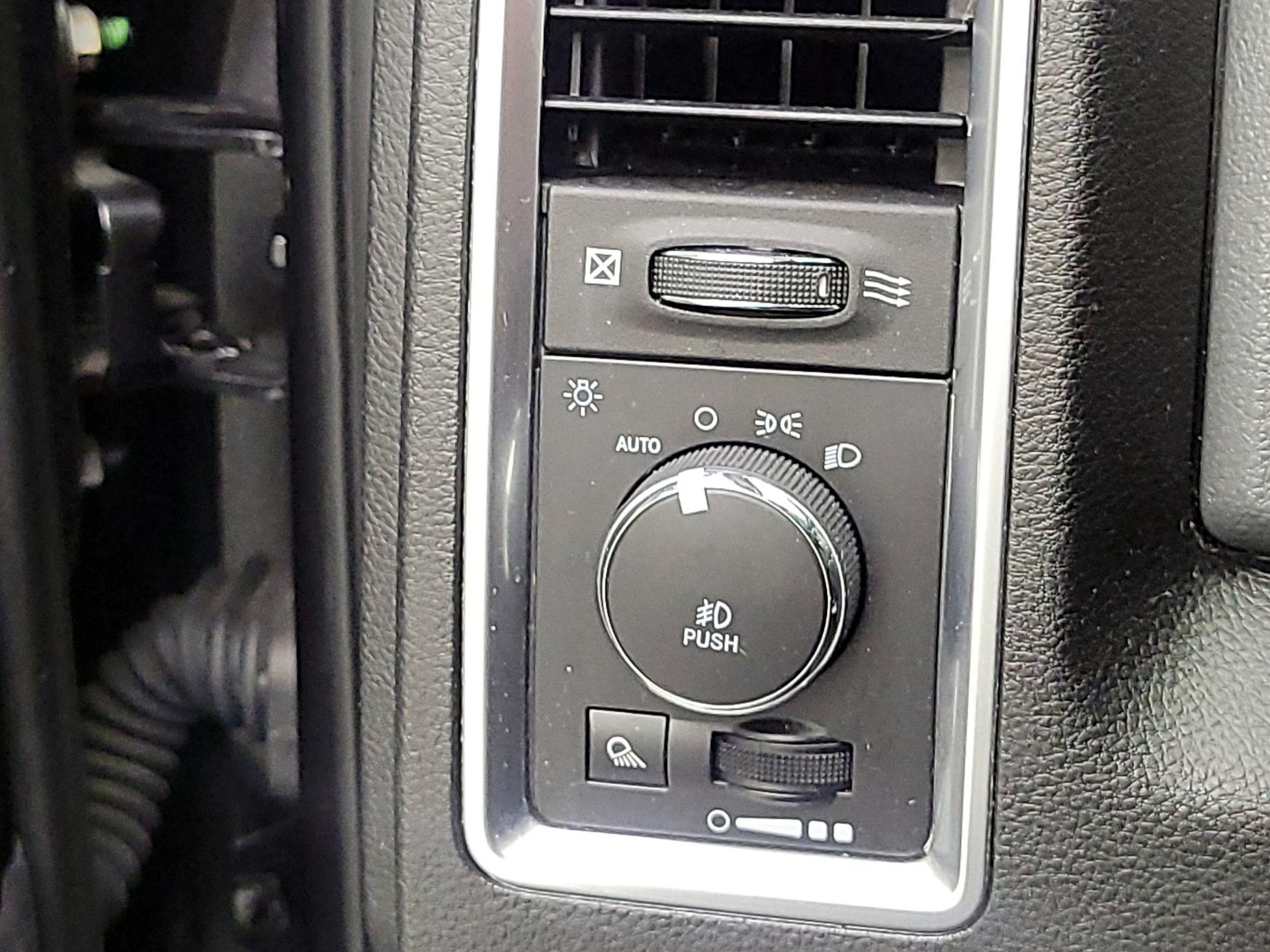 Thumbnail: 2019 RAM 1500 Classic - 13
