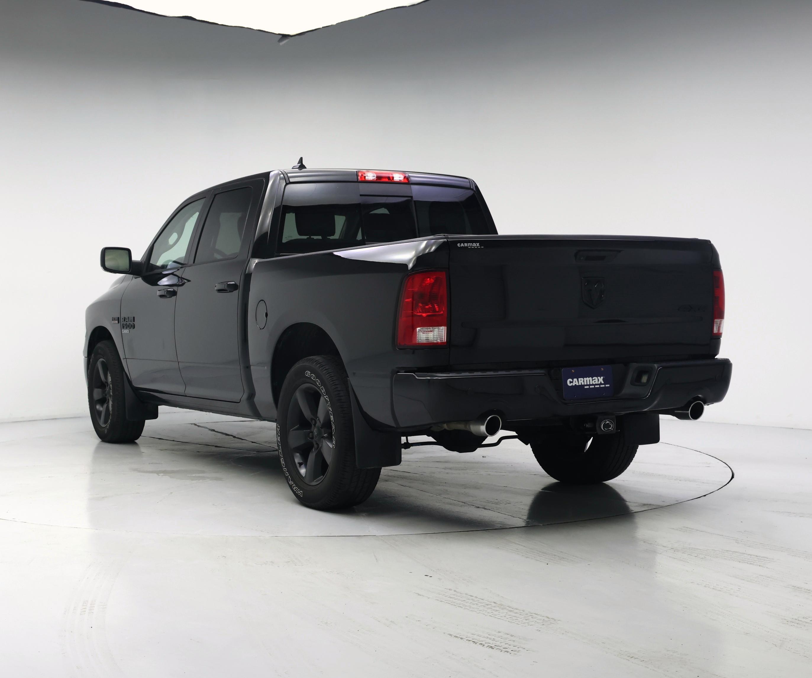 Thumbnail: 2019 RAM 1500 Classic - 2