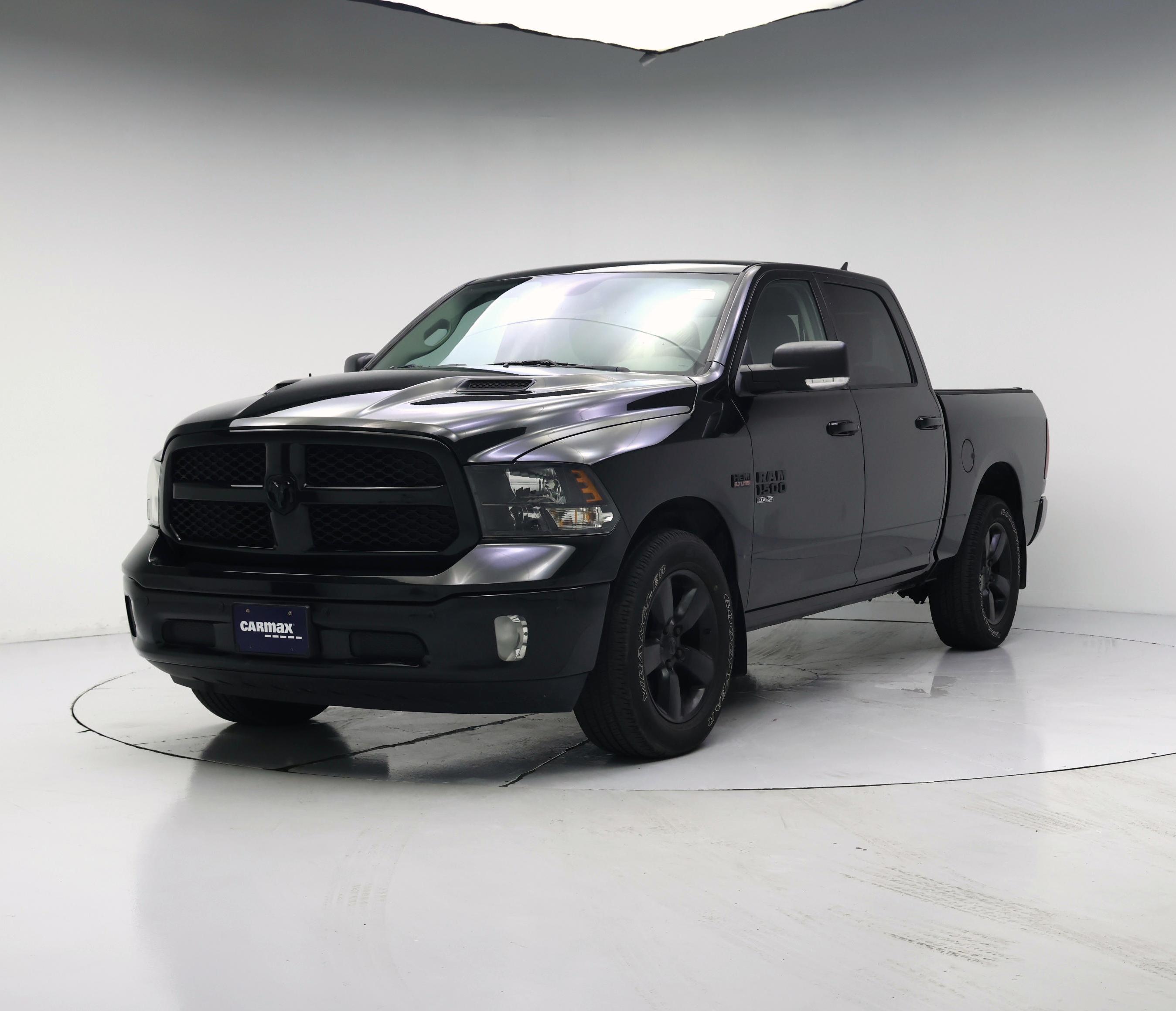 Thumbnail: 2019 RAM 1500 Classic - 4