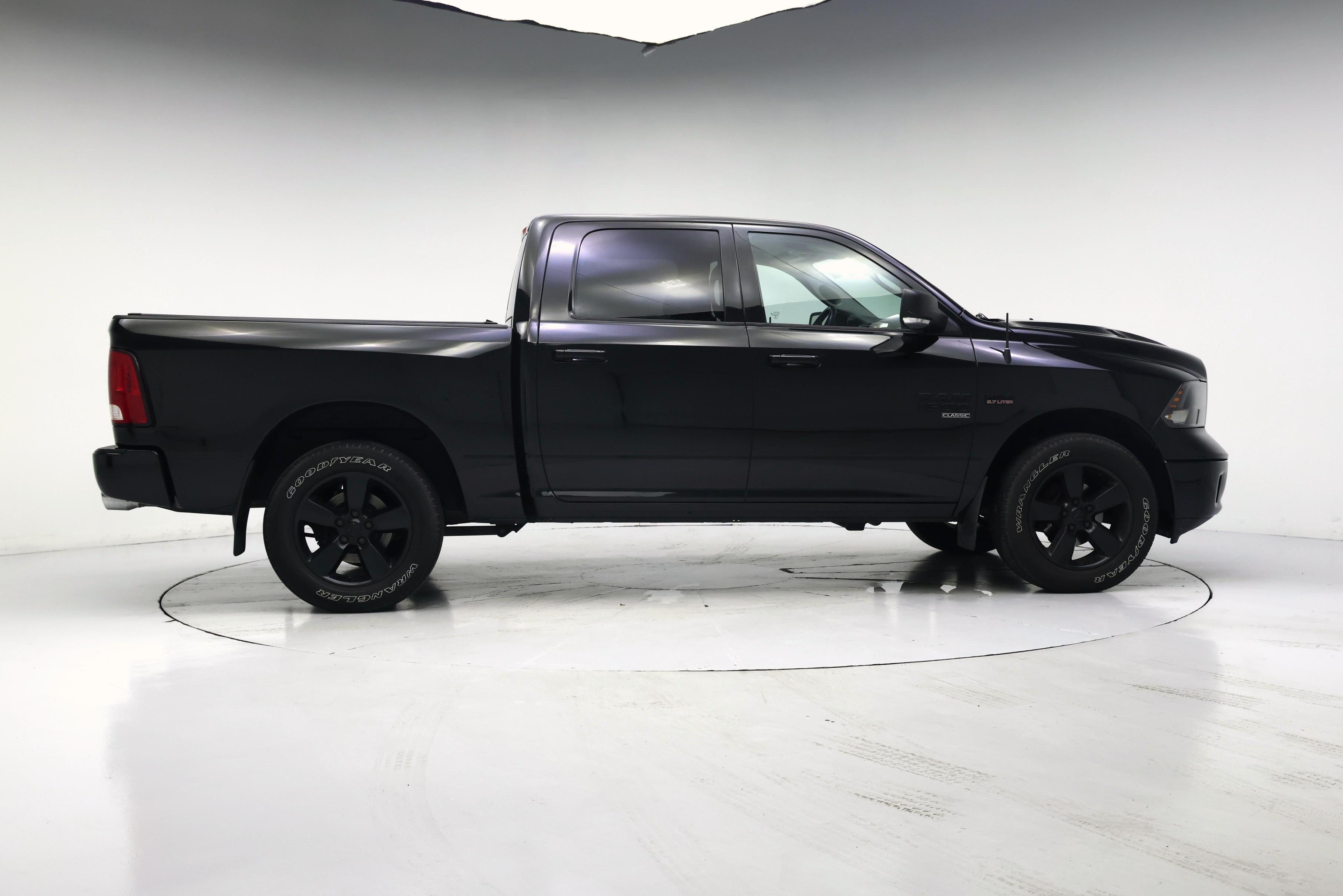 Thumbnail: 2019 RAM 1500 Classic - 7