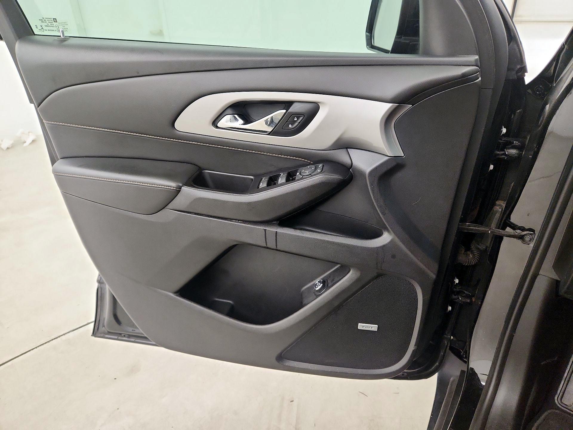Thumbnail: 2020 Chevrolet Traverse - 12