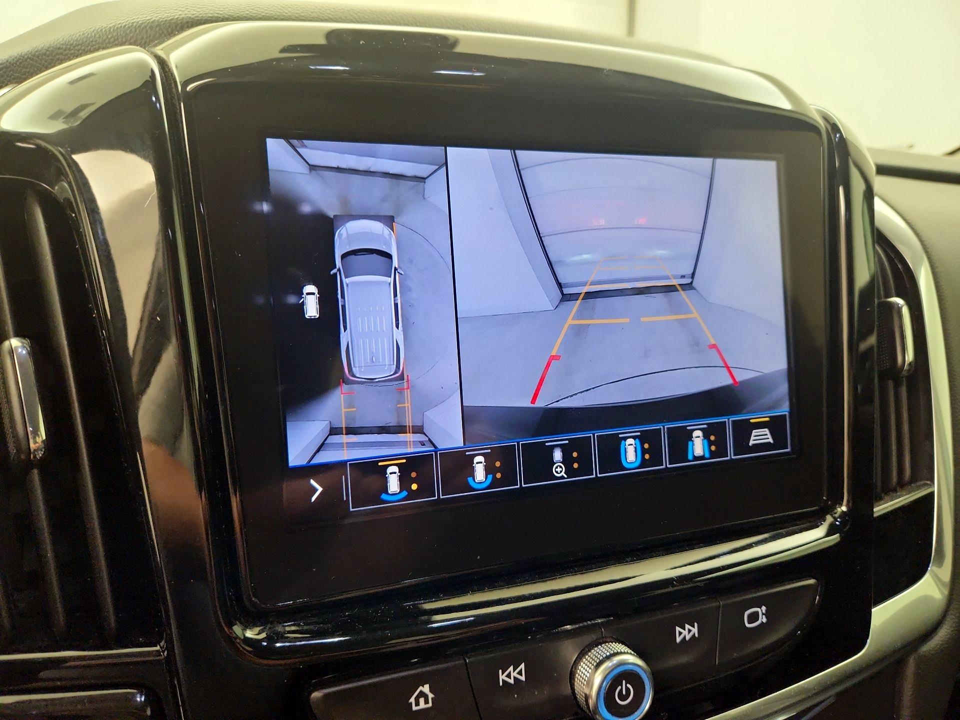 Thumbnail: 2020 Chevrolet Traverse - 15