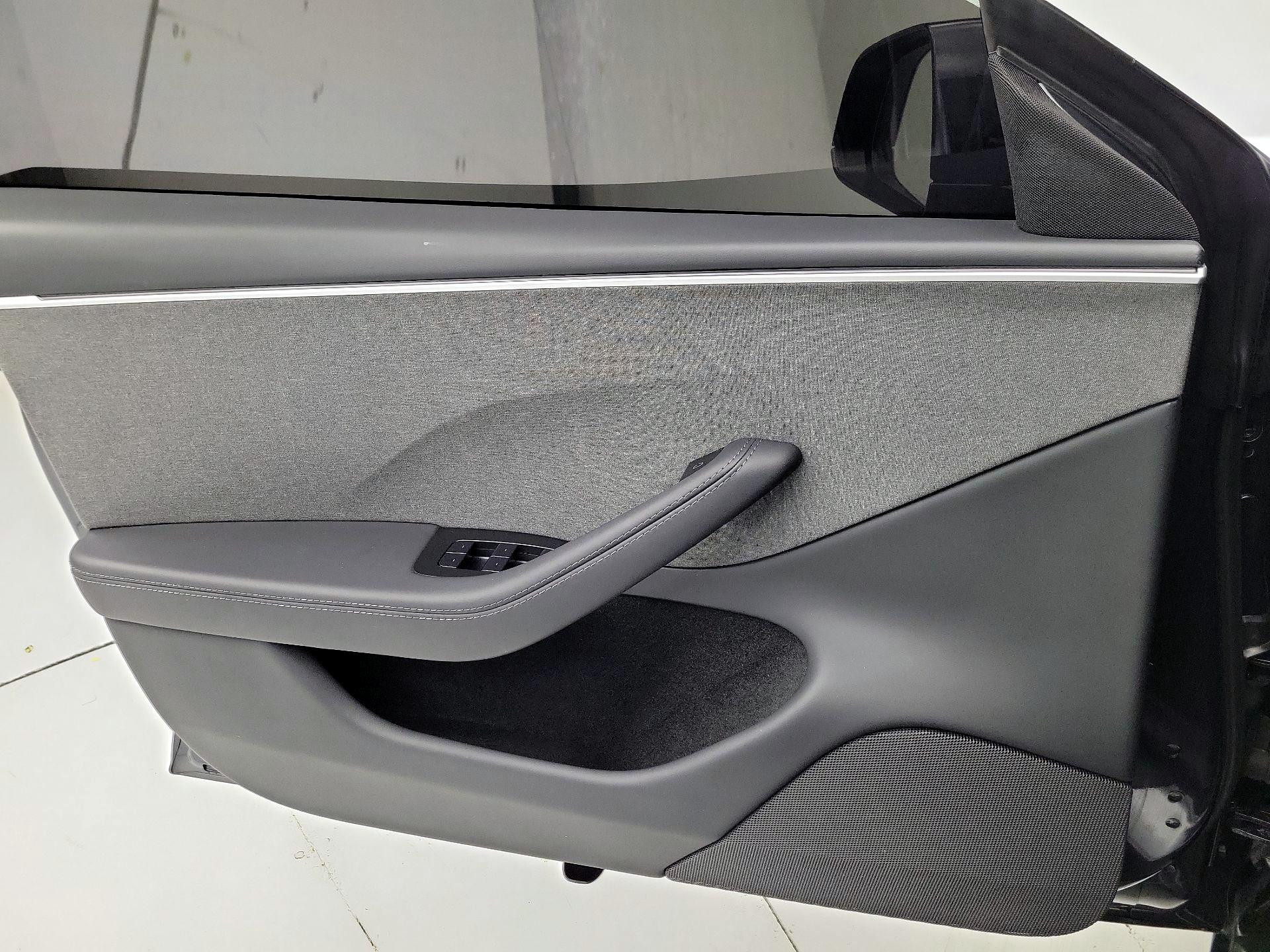 Thumbnail: 2025 Tesla Model 3 - 12