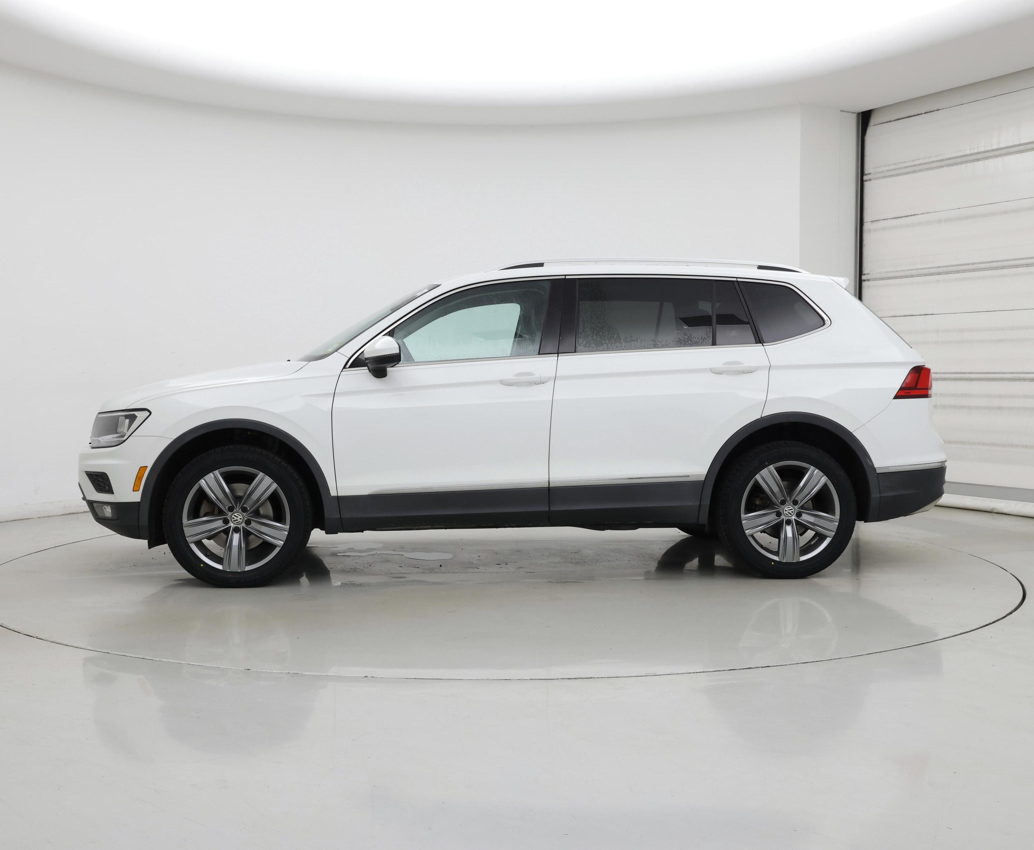 Thumbnail: 2020 Volkswagen Tiguan - 3