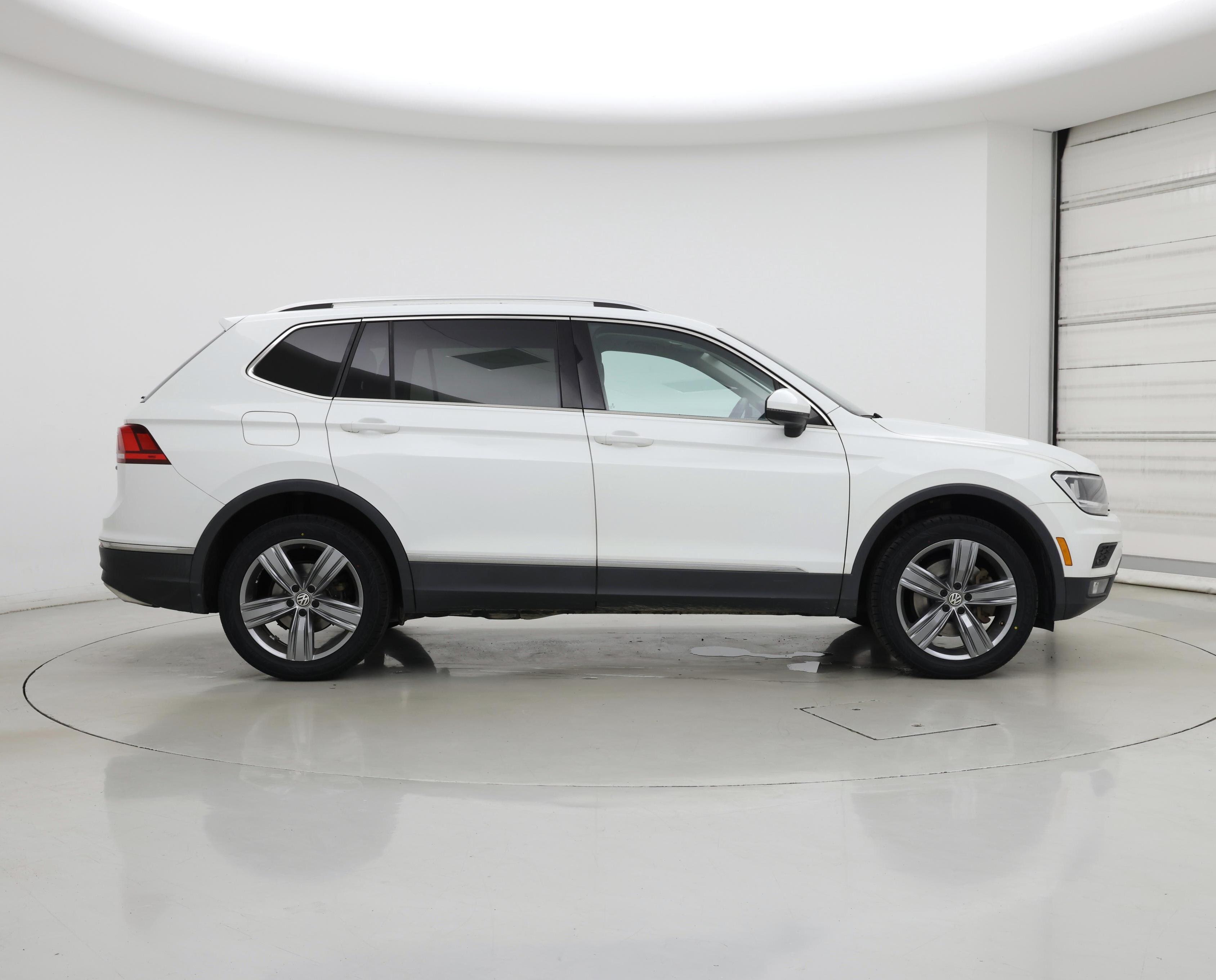 Thumbnail: 2020 Volkswagen Tiguan - 7