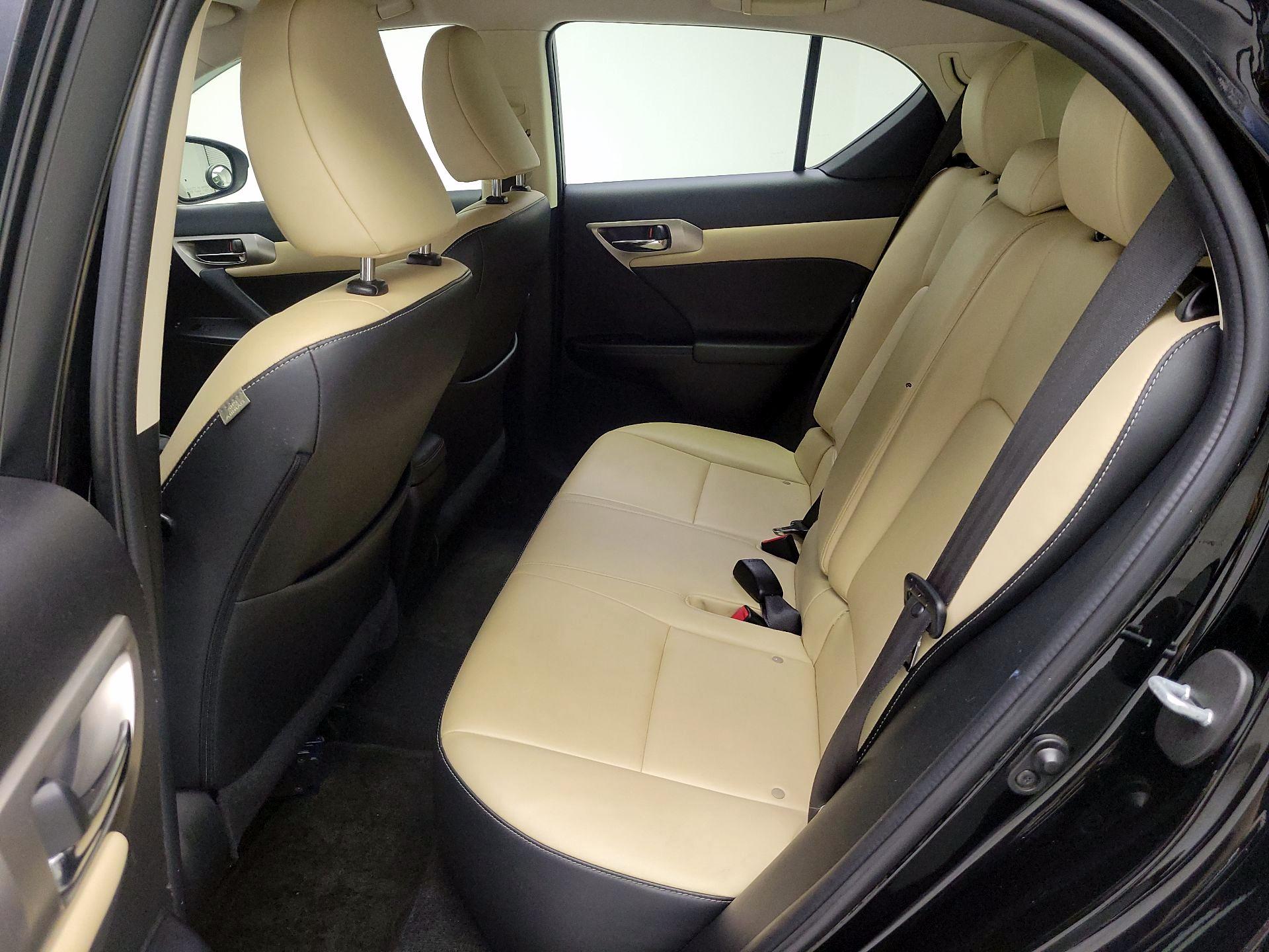 Thumbnail: 2016 Lexus CT - 19