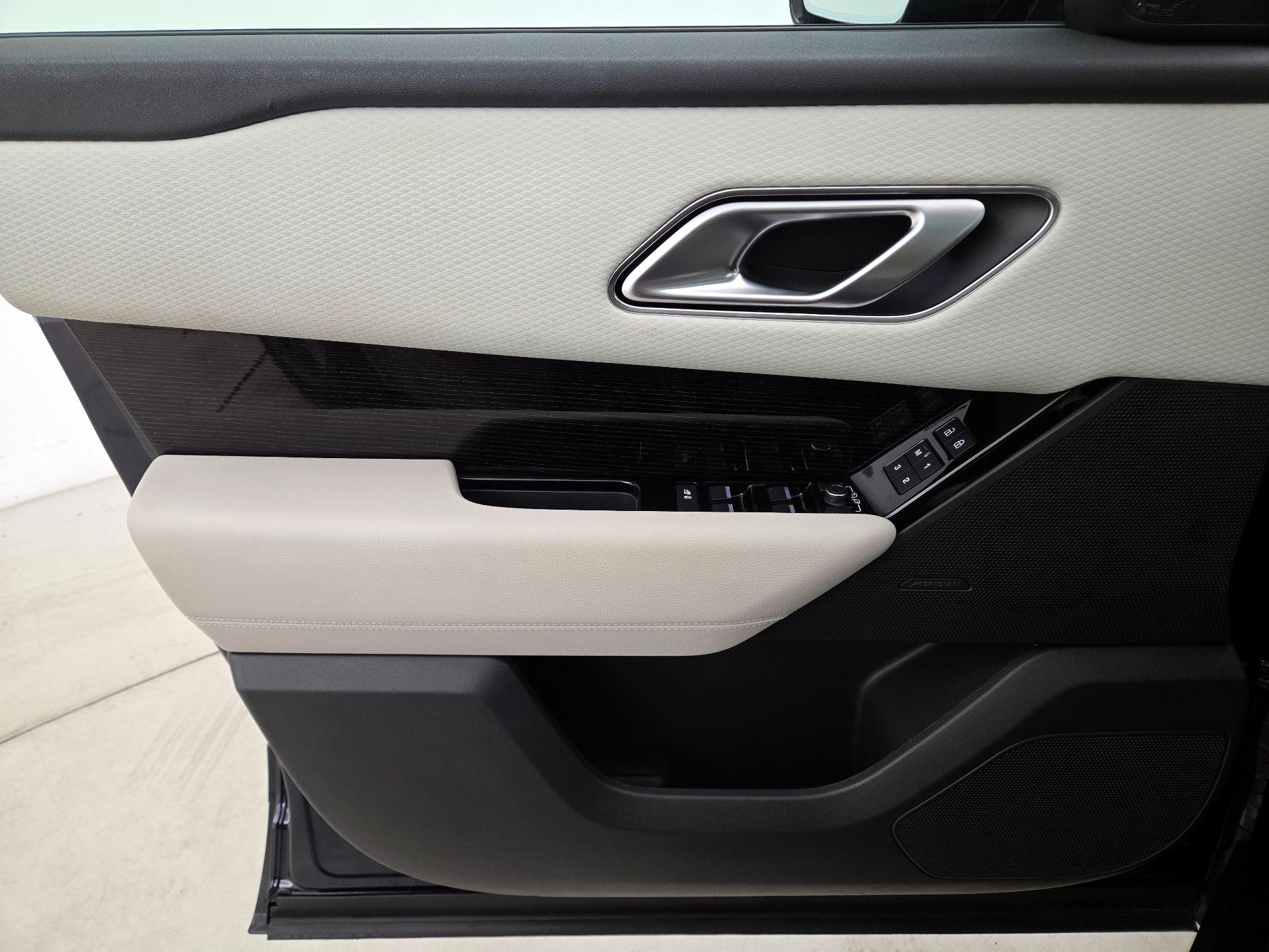 Thumbnail: 2021 Land Rover Range Rover Velar - 12