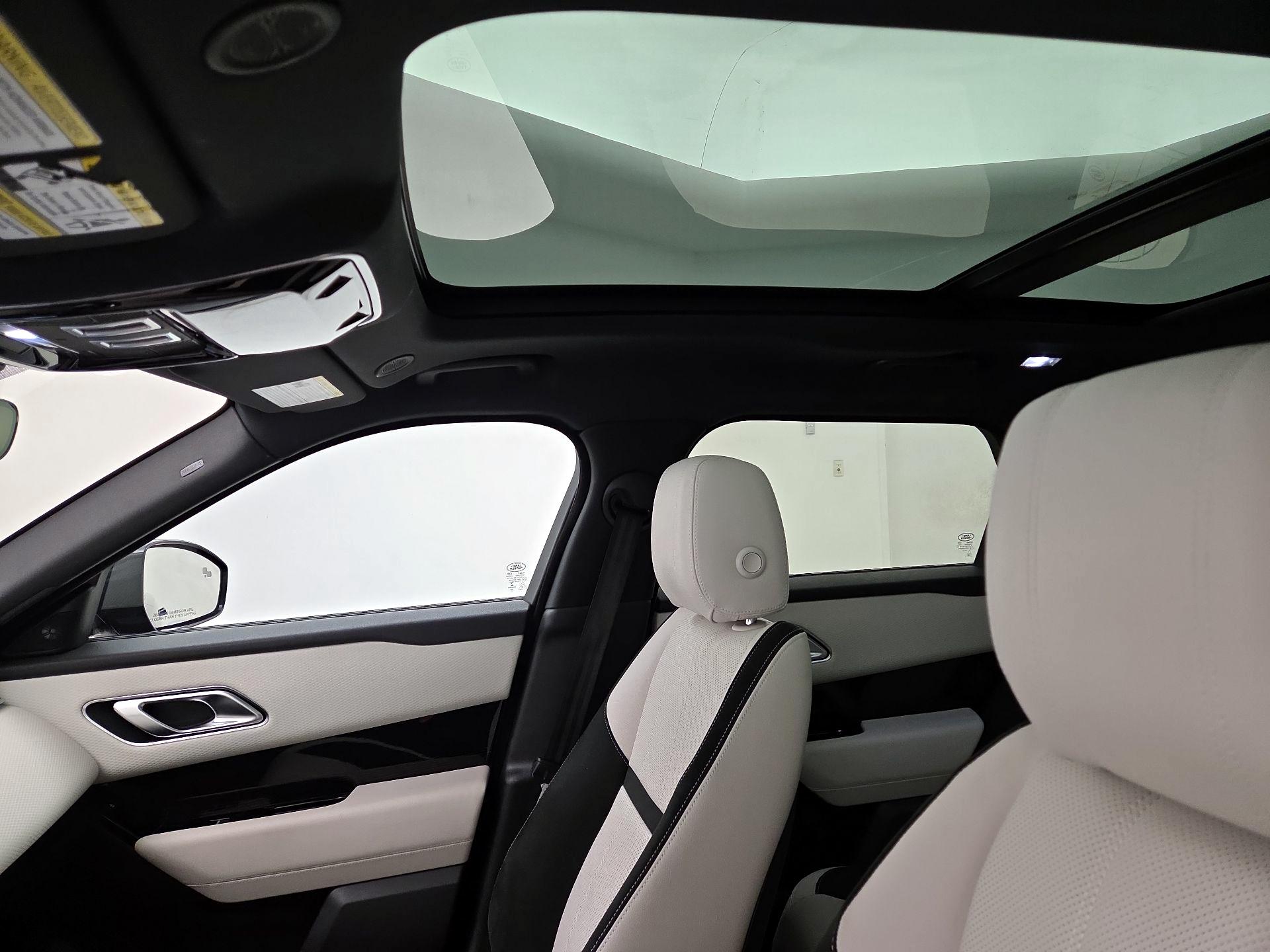 Thumbnail: 2021 Land Rover Range Rover Velar - 19