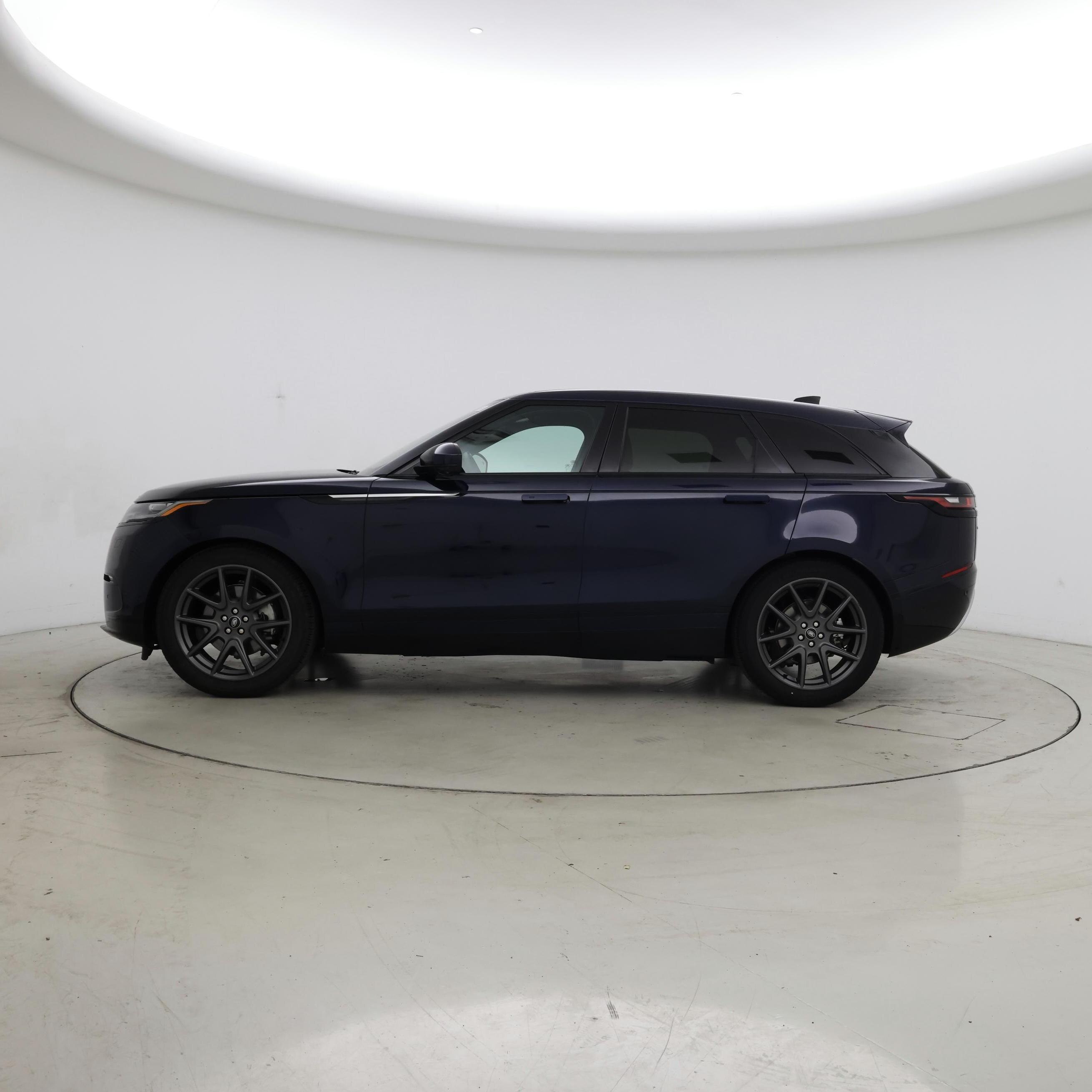 Thumbnail: 2021 Land Rover Range Rover Velar - 3