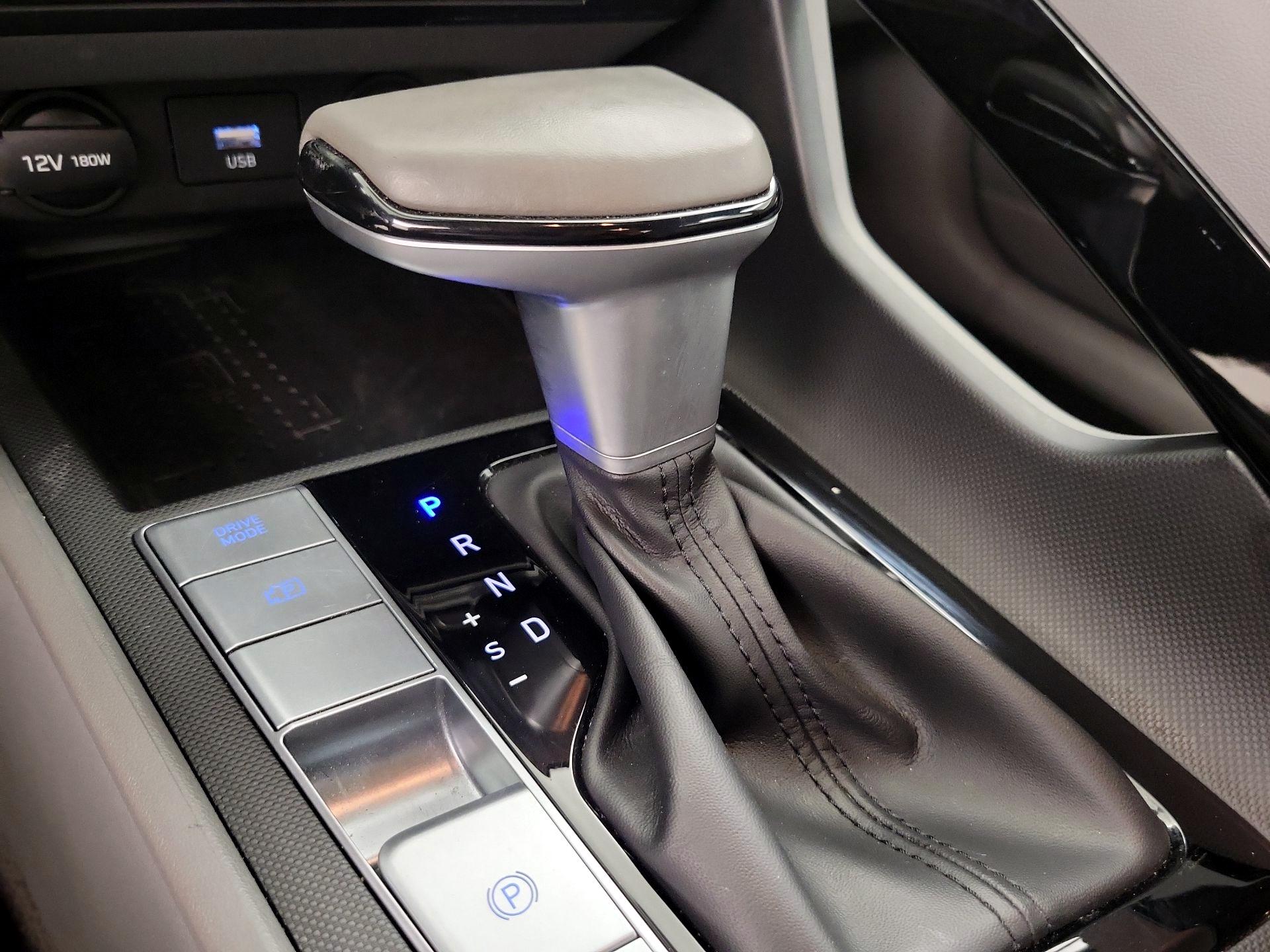 Thumbnail: 2021 Hyundai Elantra - 17