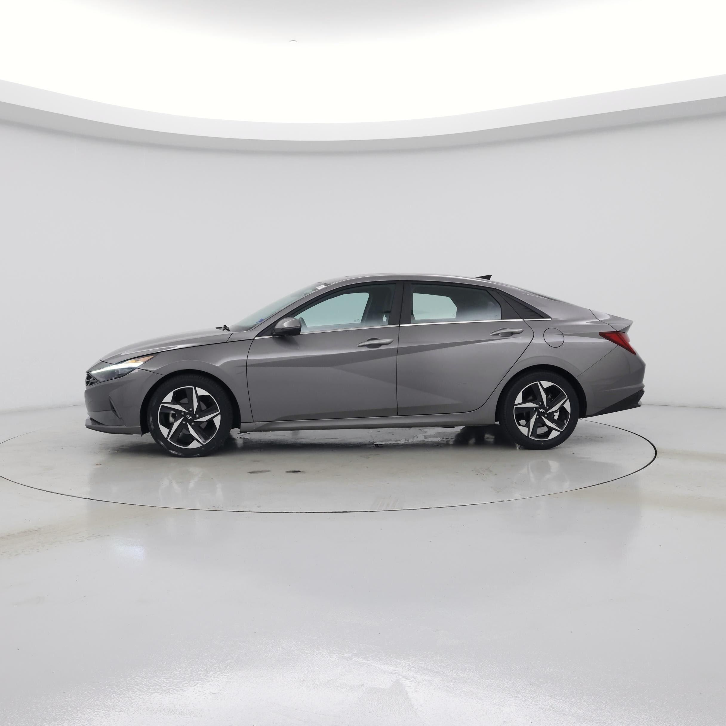 Thumbnail: 2021 Hyundai Elantra - 3
