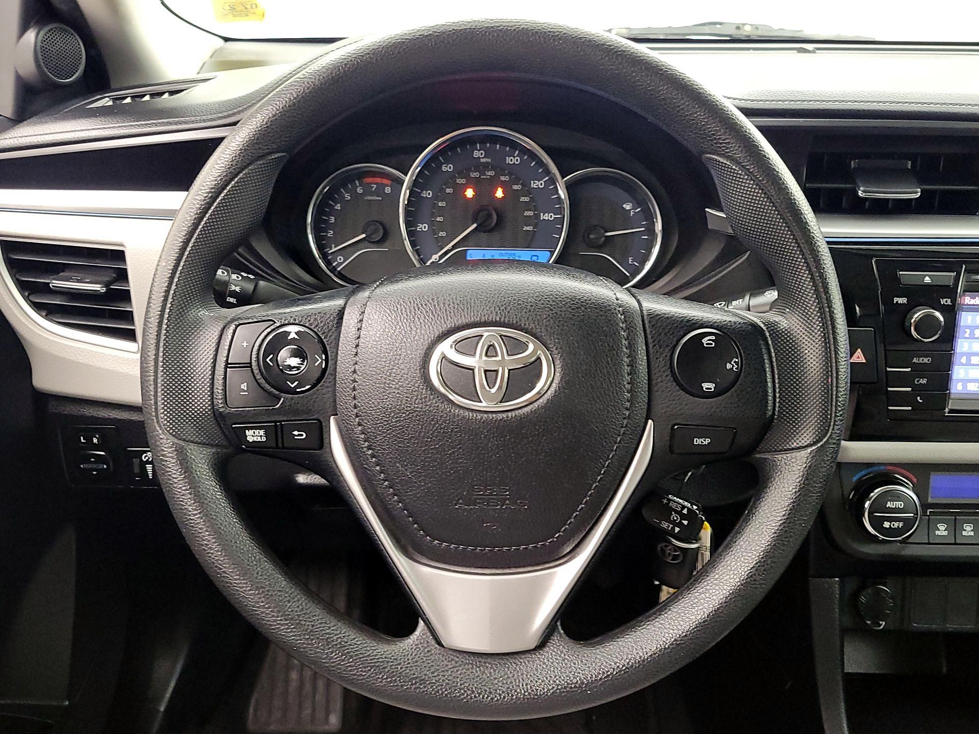 Thumbnail: 2015 Toyota Corolla - 10