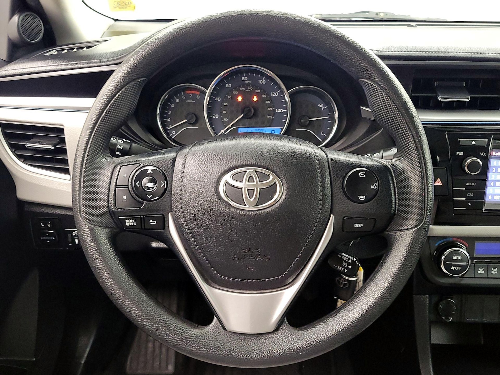 2015 Toyota Corolla LE - Photo 11