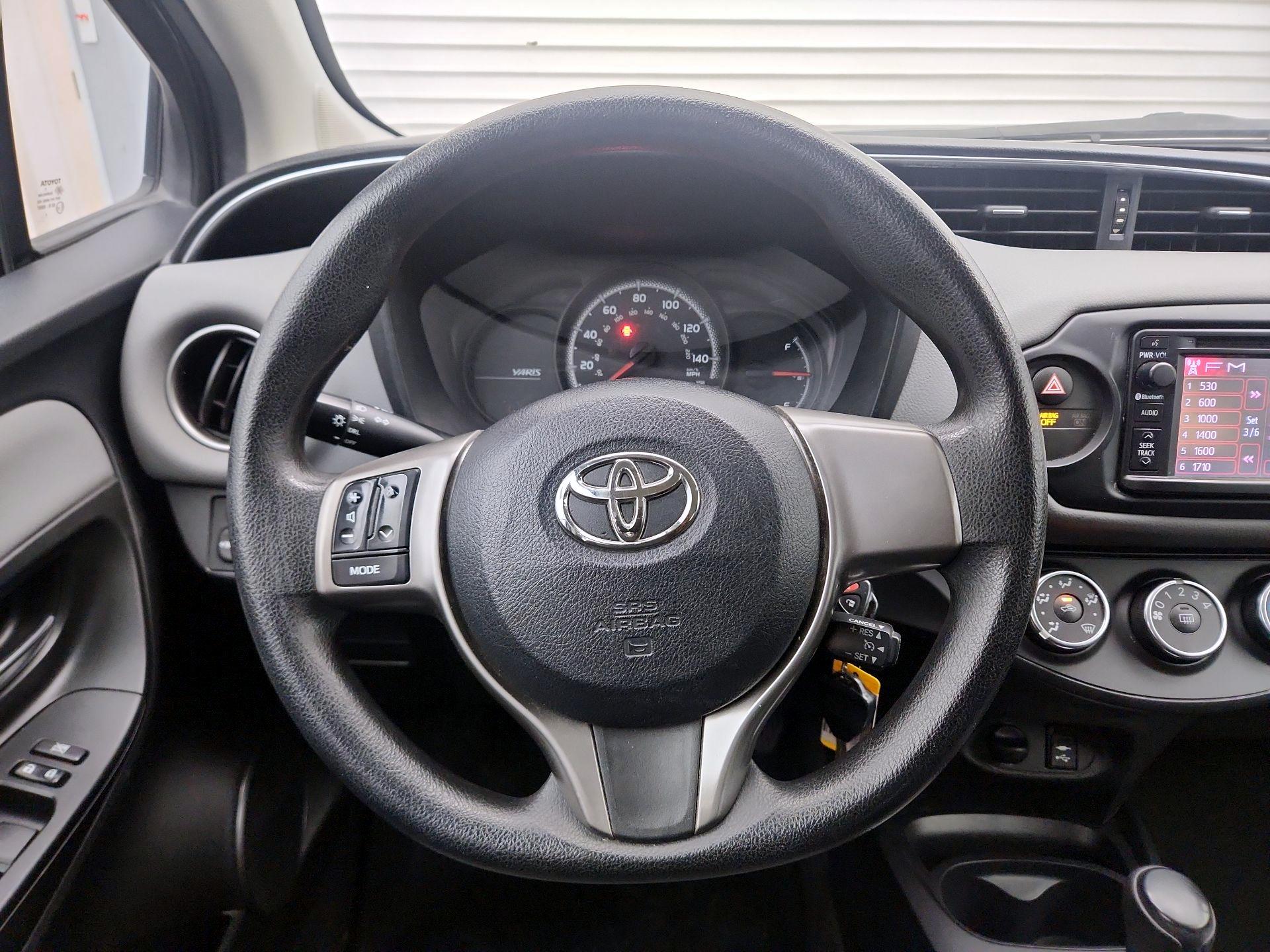 Thumbnail: 2015 Toyota Yaris - 10