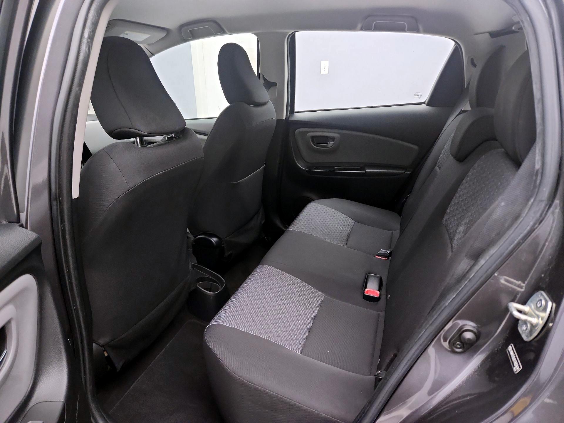 Thumbnail: 2015 Toyota Yaris - 18