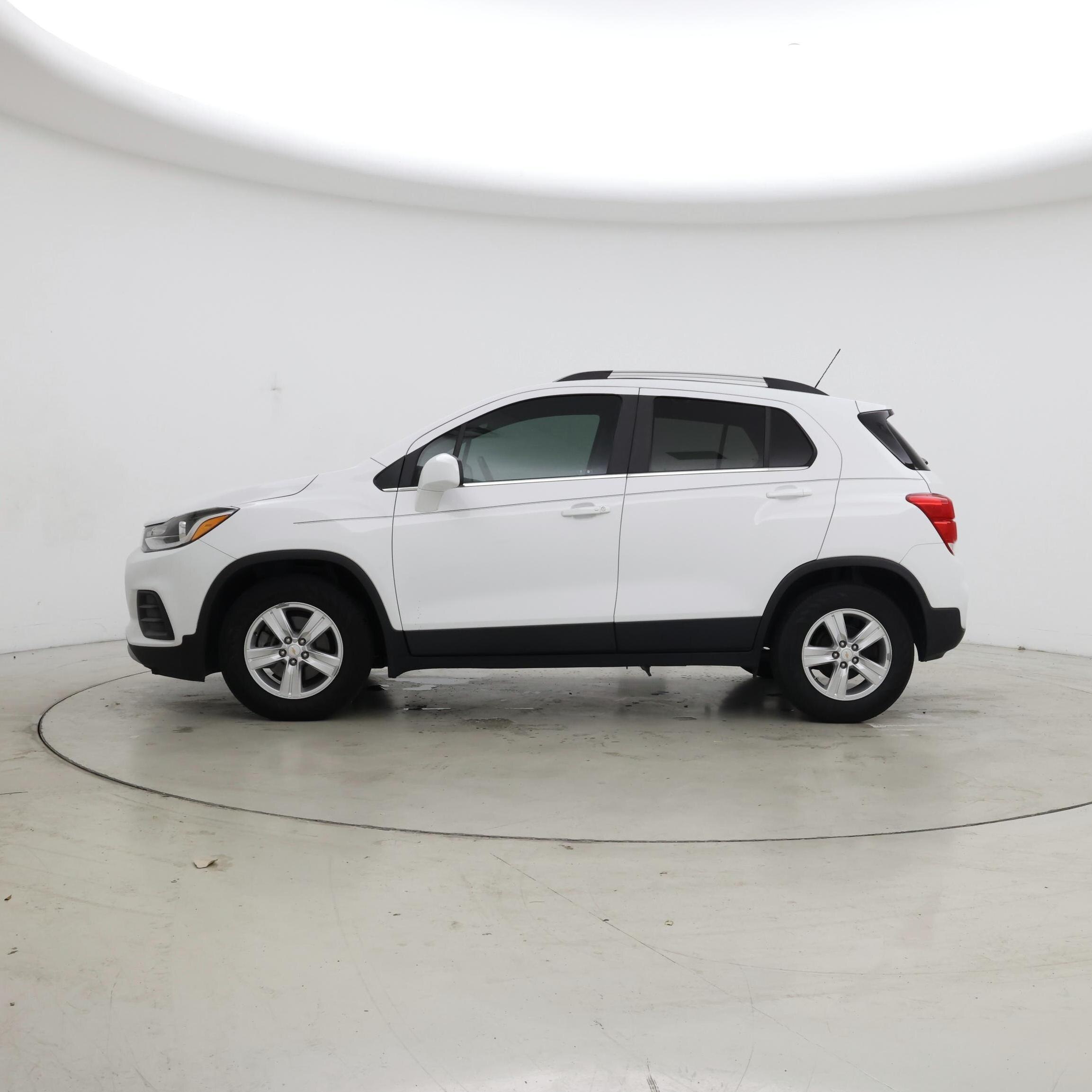 Thumbnail: 2020 Chevrolet Trax - 3