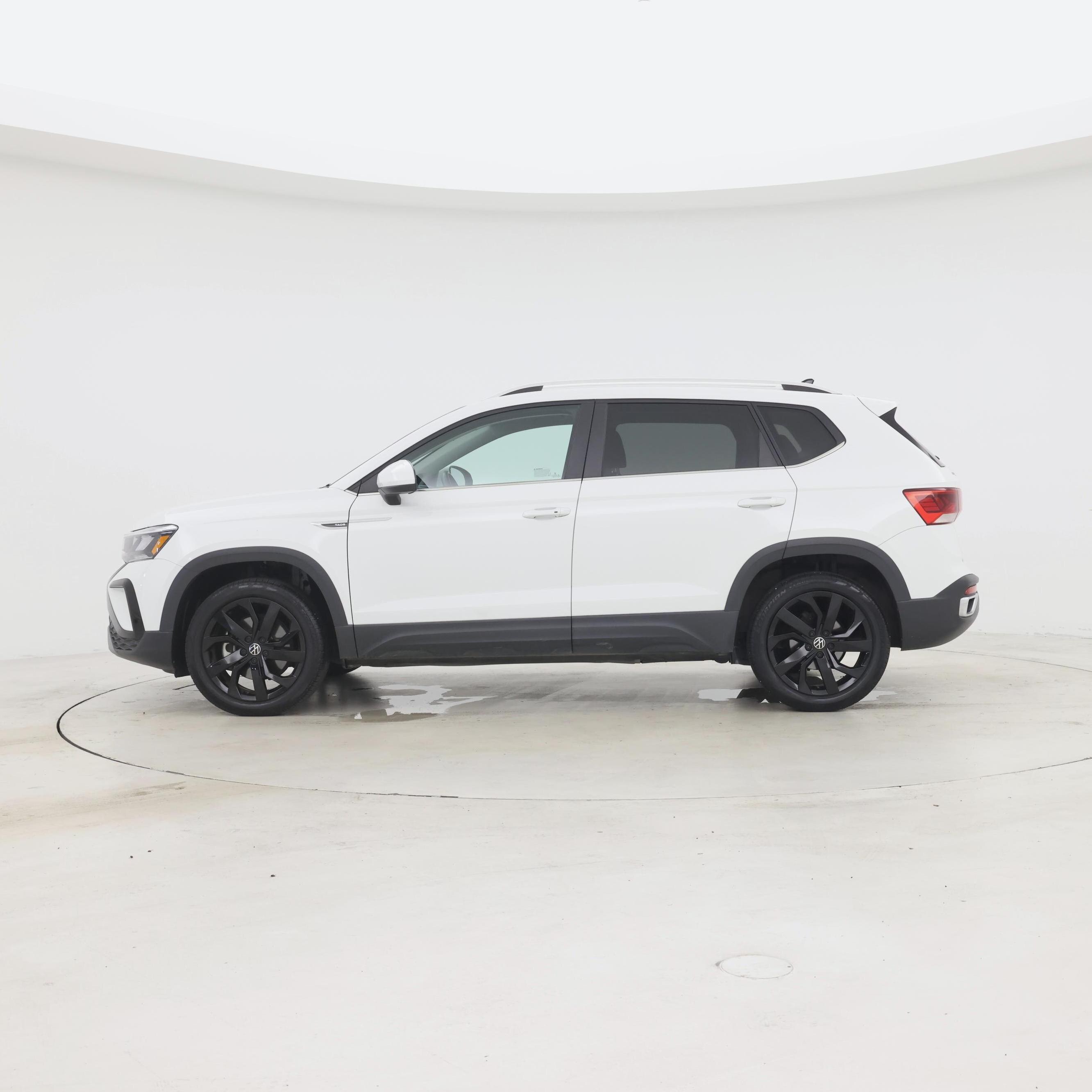 Thumbnail: 2022 Volkswagen Taos - 3
