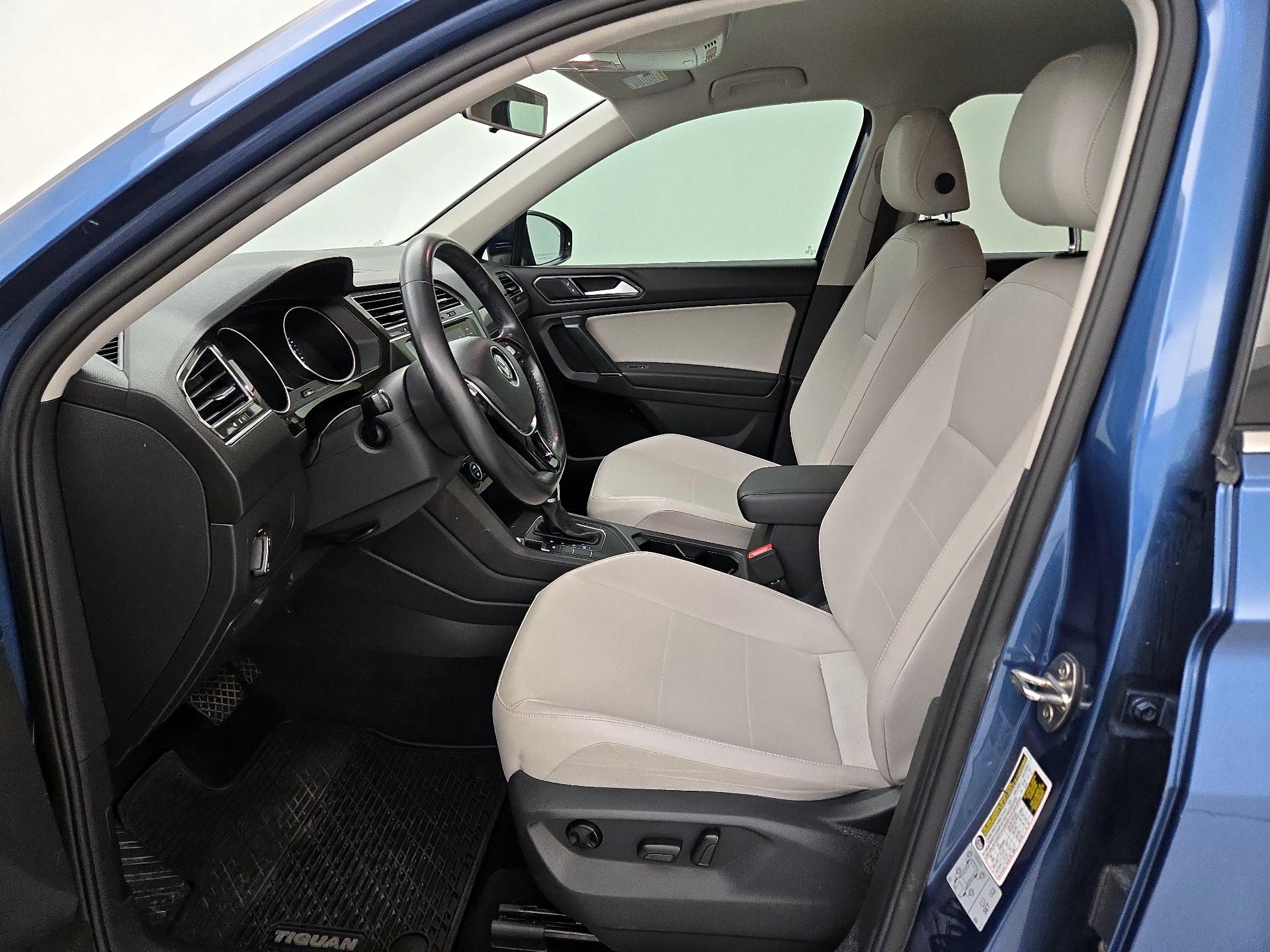 Thumbnail: 2018 Volkswagen Tiguan - 11