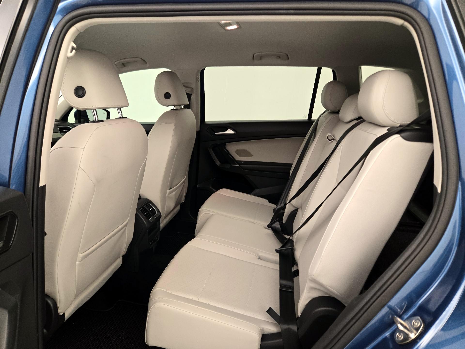 Thumbnail: 2018 Volkswagen Tiguan - 19