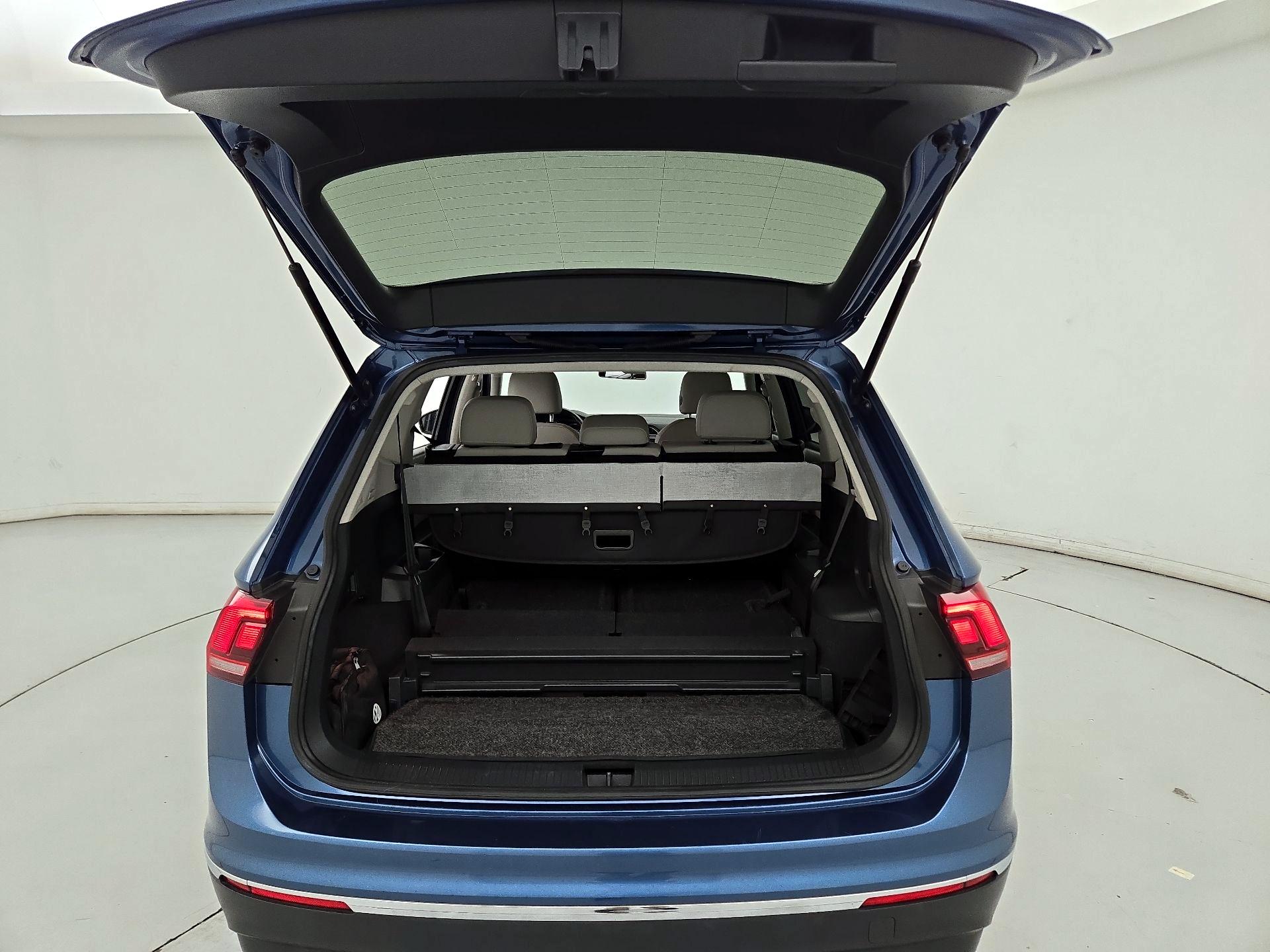 Thumbnail: 2018 Volkswagen Tiguan - 20
