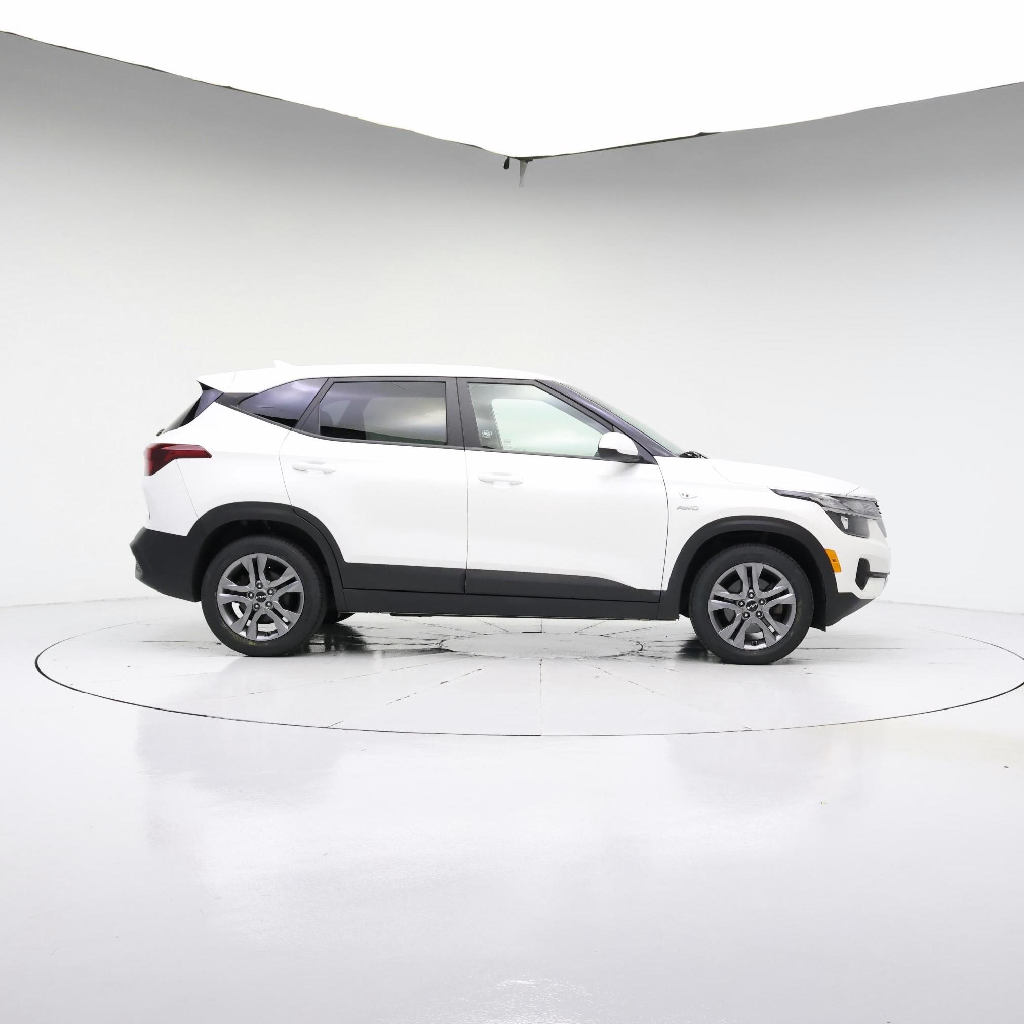 Thumbnail: 2022 Kia Seltos - 7