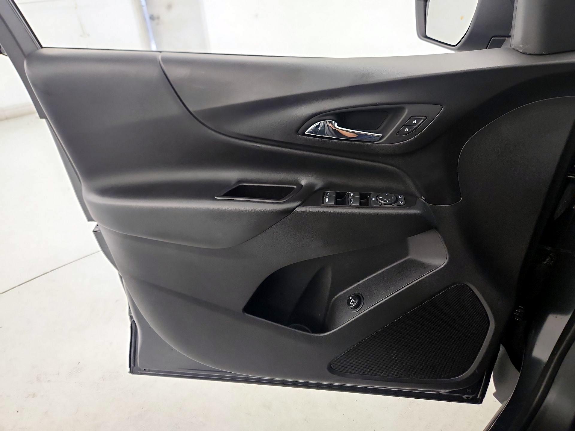 Thumbnail: 2020 Chevrolet Equinox - 12