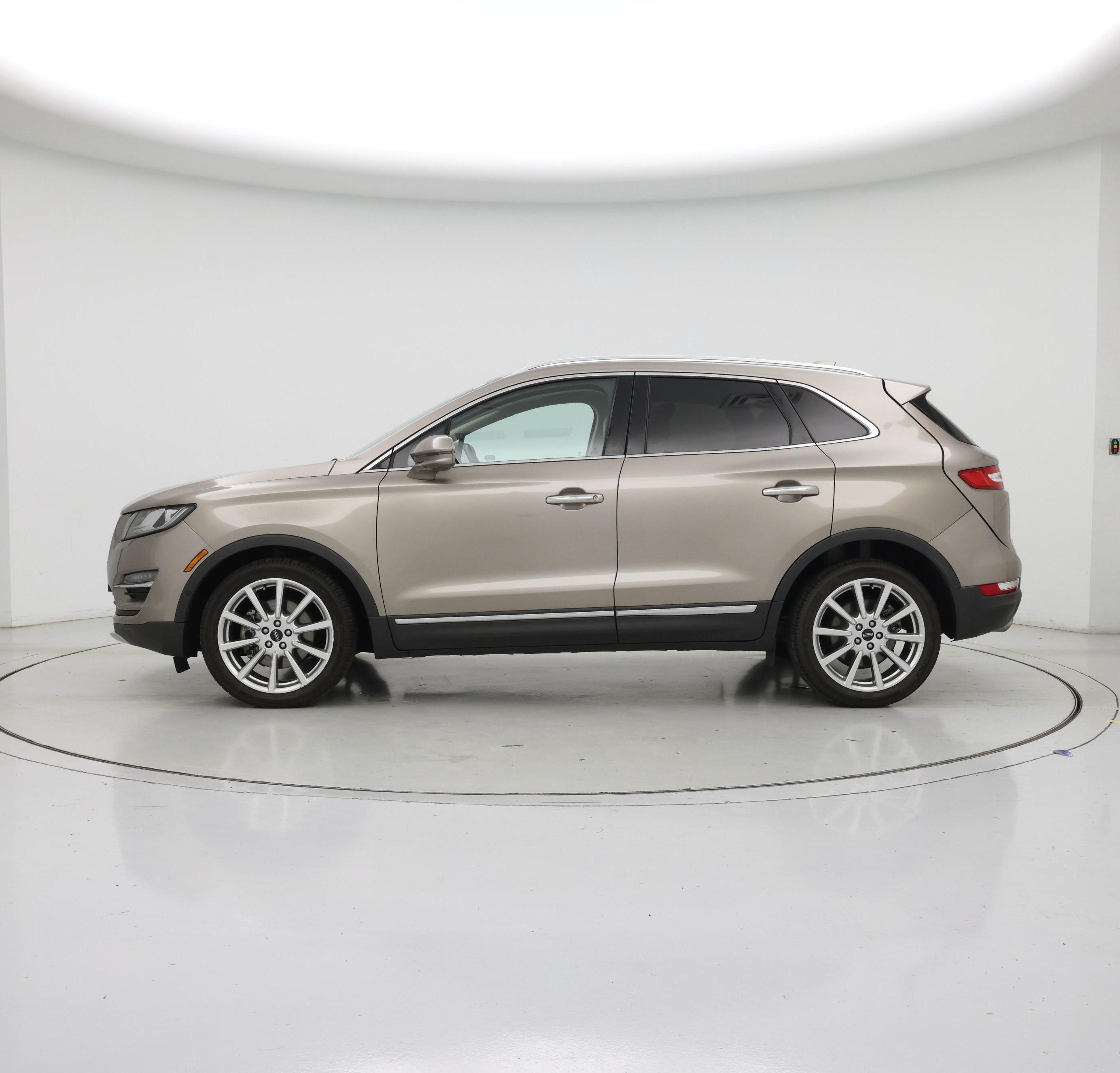 Thumbnail: 2019 Lincoln MKC - 3