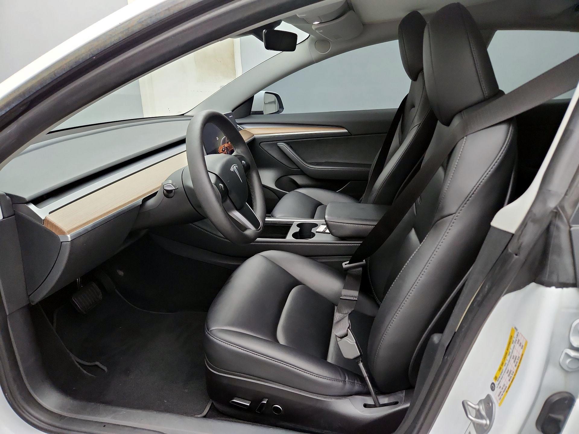Thumbnail: 2023 Tesla Model 3 - 11