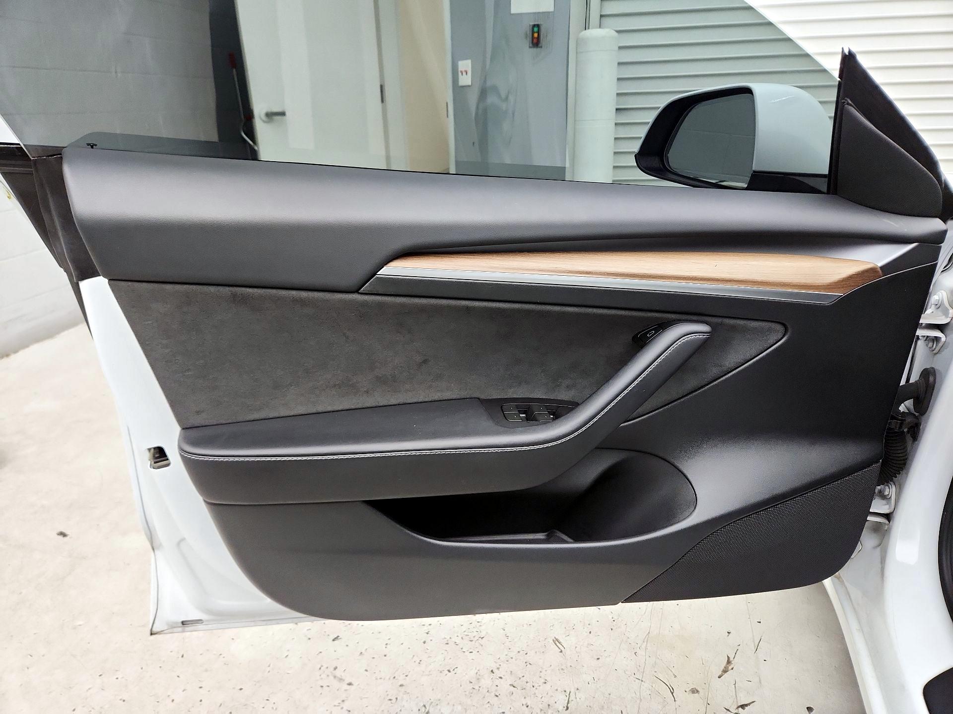Thumbnail: 2023 Tesla Model 3 - 12