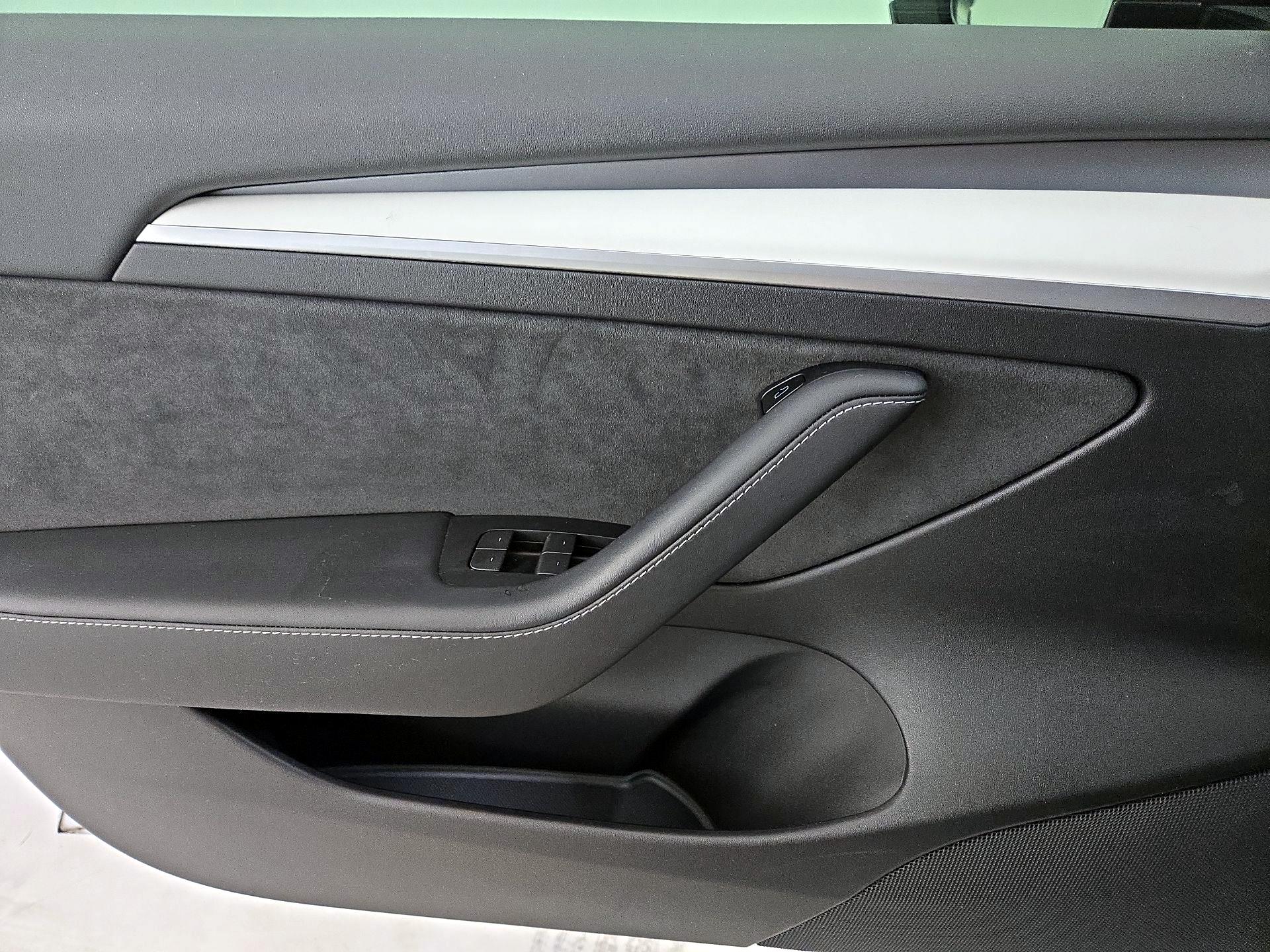 Thumbnail: 2022 Tesla Model 3 - 12