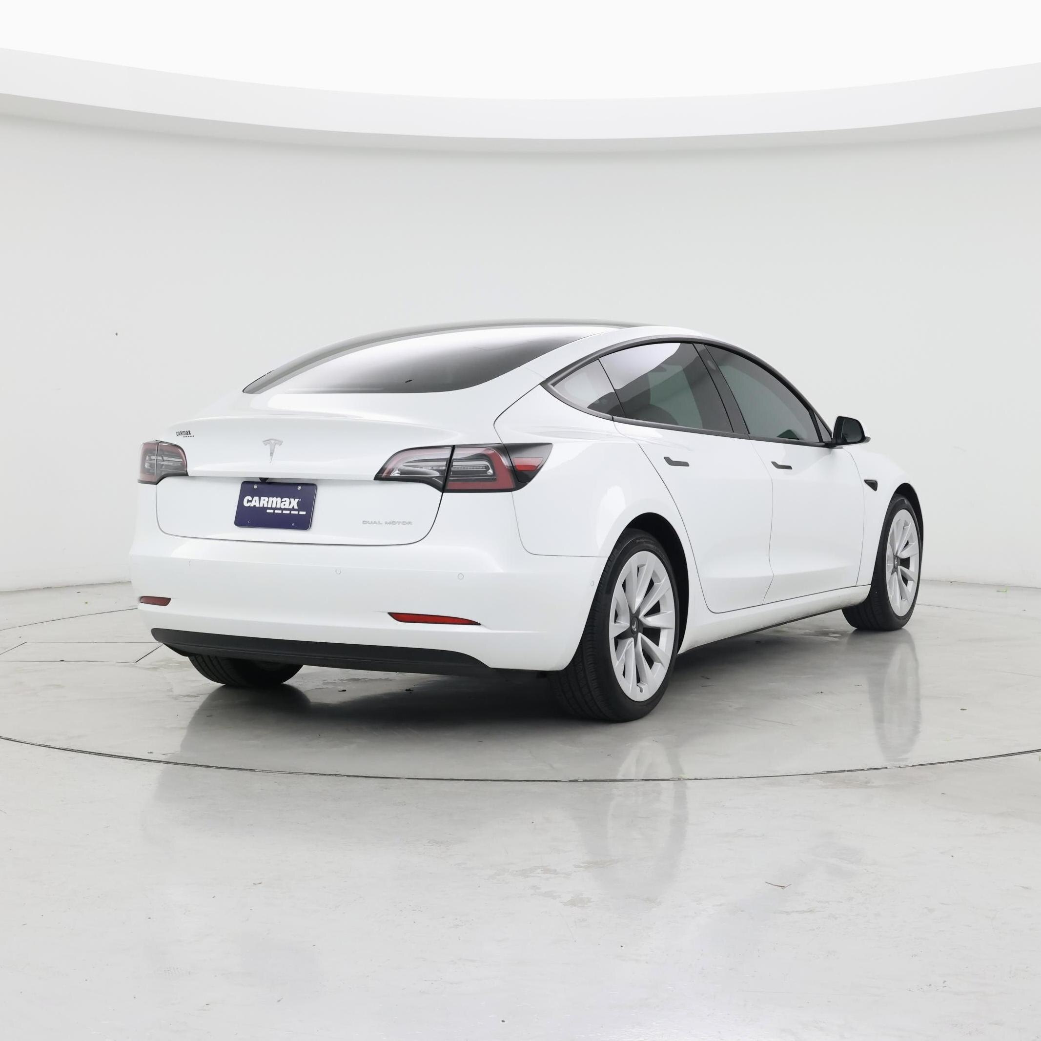 Thumbnail: 2022 Tesla Model 3 - 8