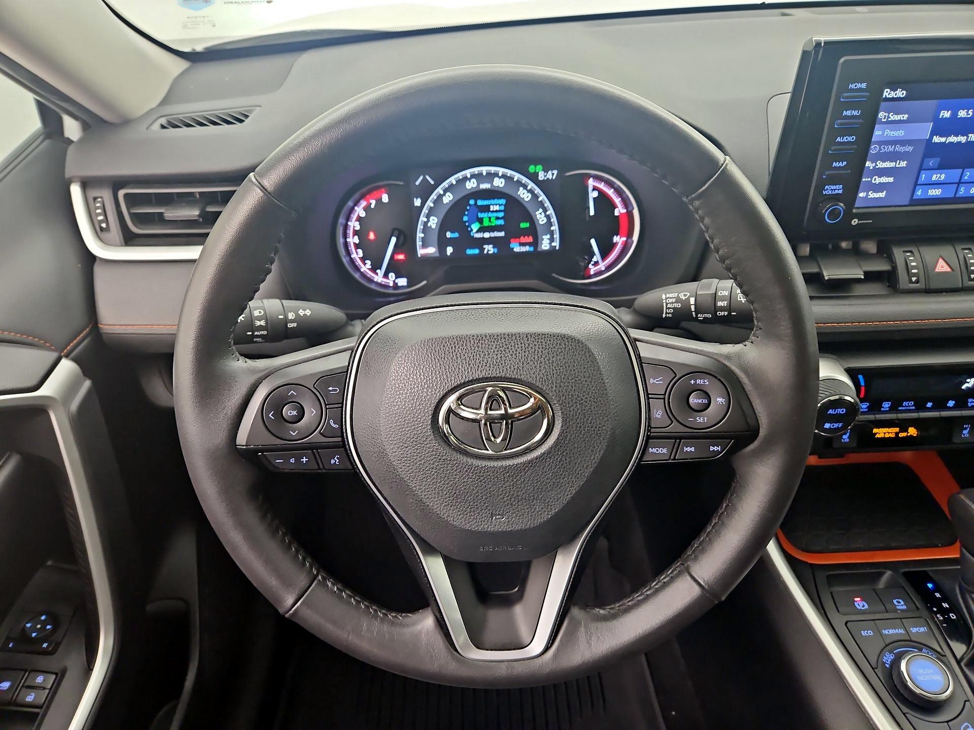 Thumbnail: 2022 Toyota RAV4 - 10