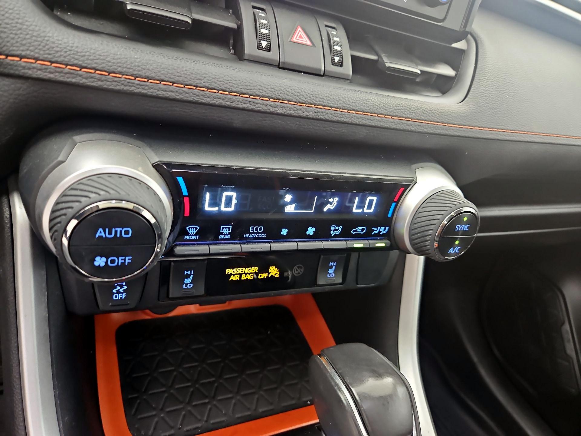 Thumbnail: 2022 Toyota RAV4 - 16